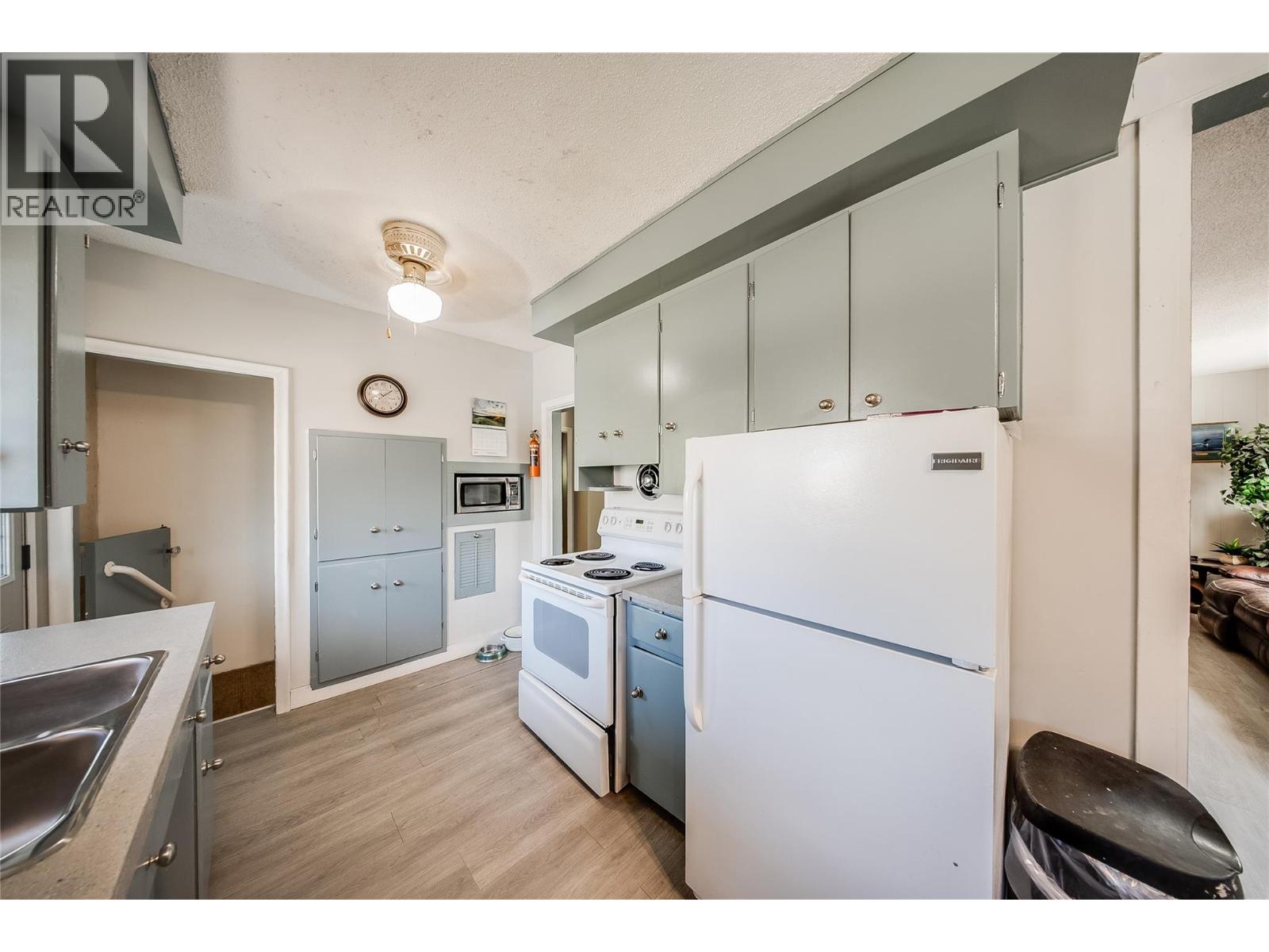 1683 Bailey Street, Trail, British Columbia  V1R 1W5 - Photo 8 - 10394903