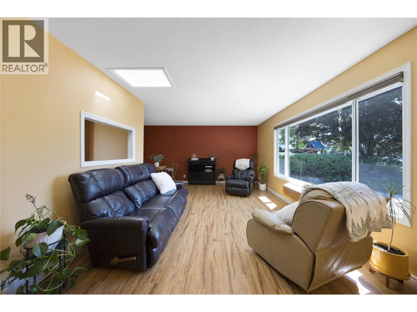 1389 Lund Road, Kelowna, British Columbia  V2B 1K9 - Photo 8 - 10394799