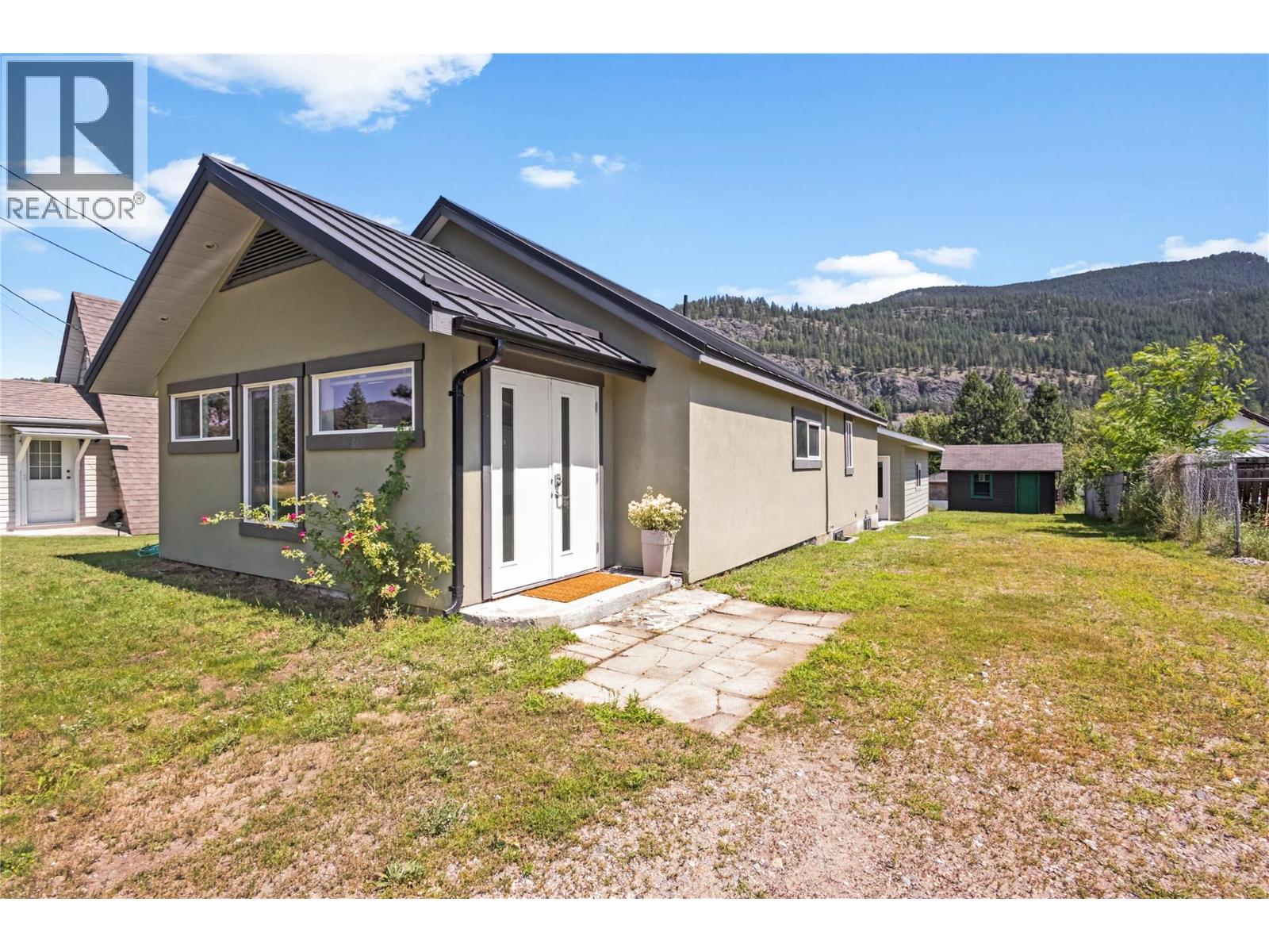 1640 Ode Road, Christina Lake, British Columbia  V0H 1E0 - Photo 1 - 10394821