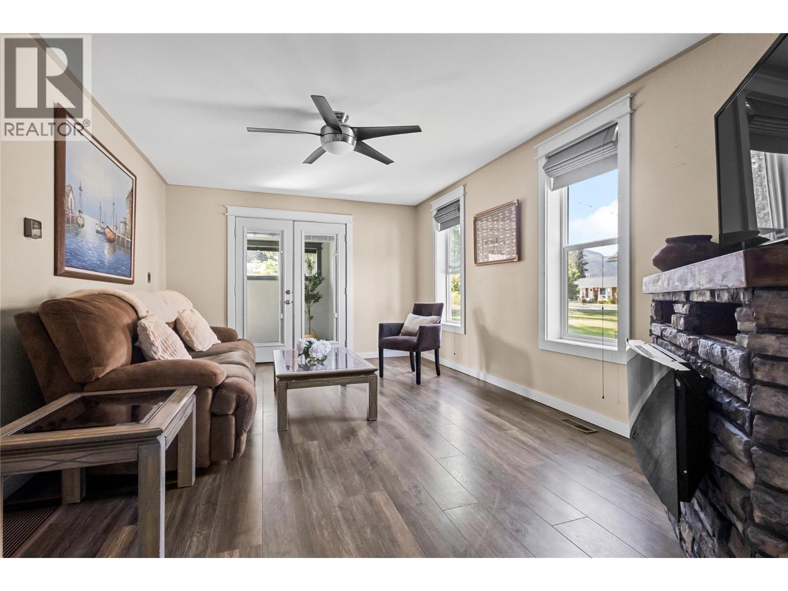 1640 Ode Road, Christina Lake, British Columbia  V0H 1E0 - Photo 5 - 10394821