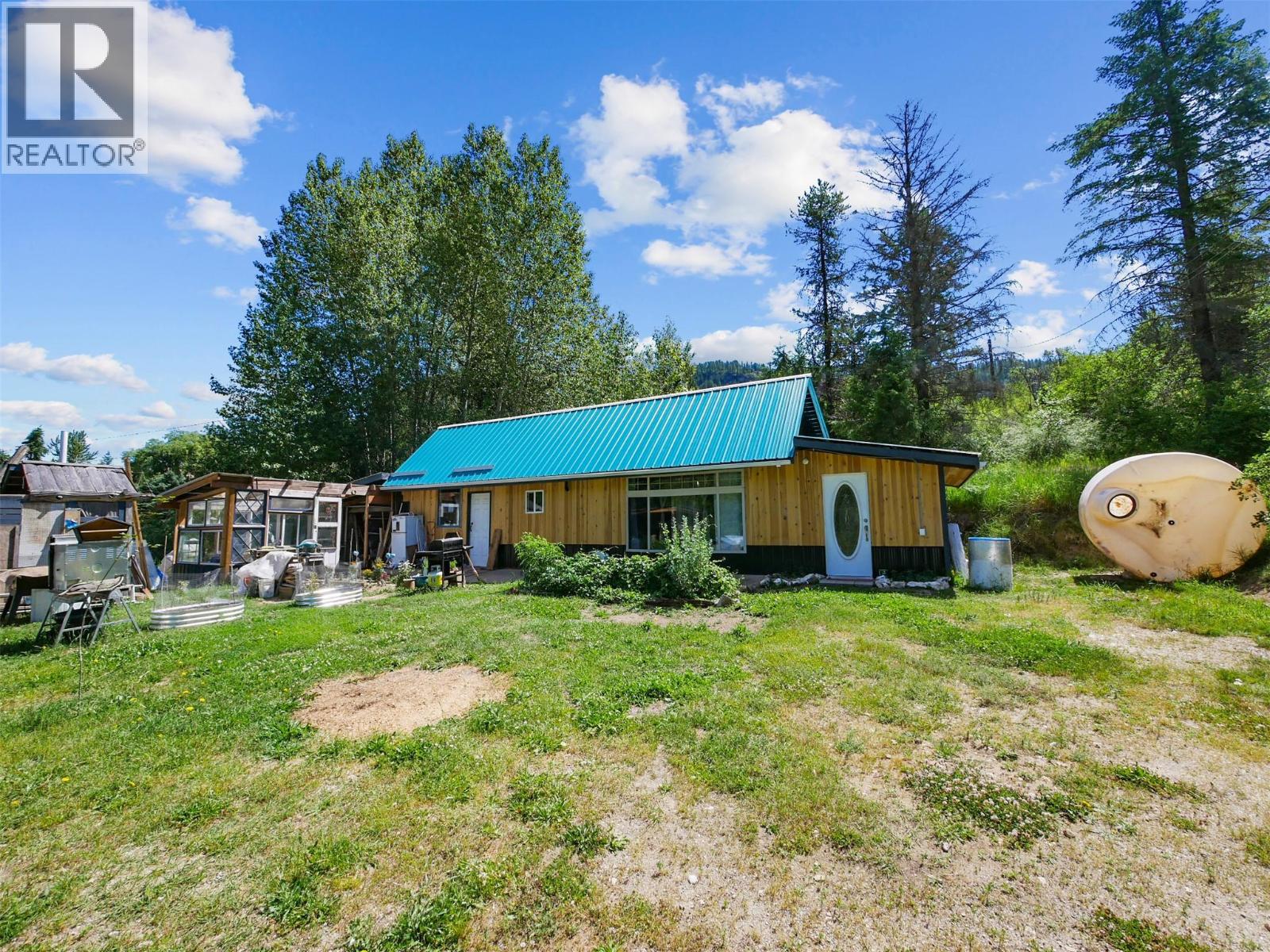 6123 Telford Road, Winlaw, British Columbia  V0G 2J0 - Photo 10 - 10394889