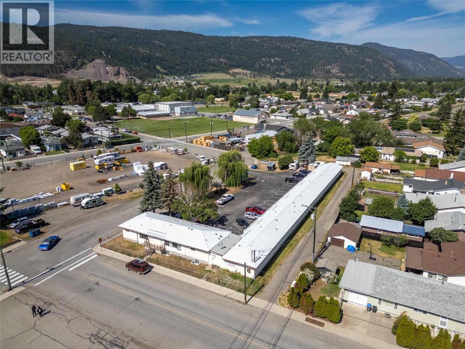 1801 Chapman Street, Merritt, British Columbia  V1K 1R6 - Photo 4 - 10395075