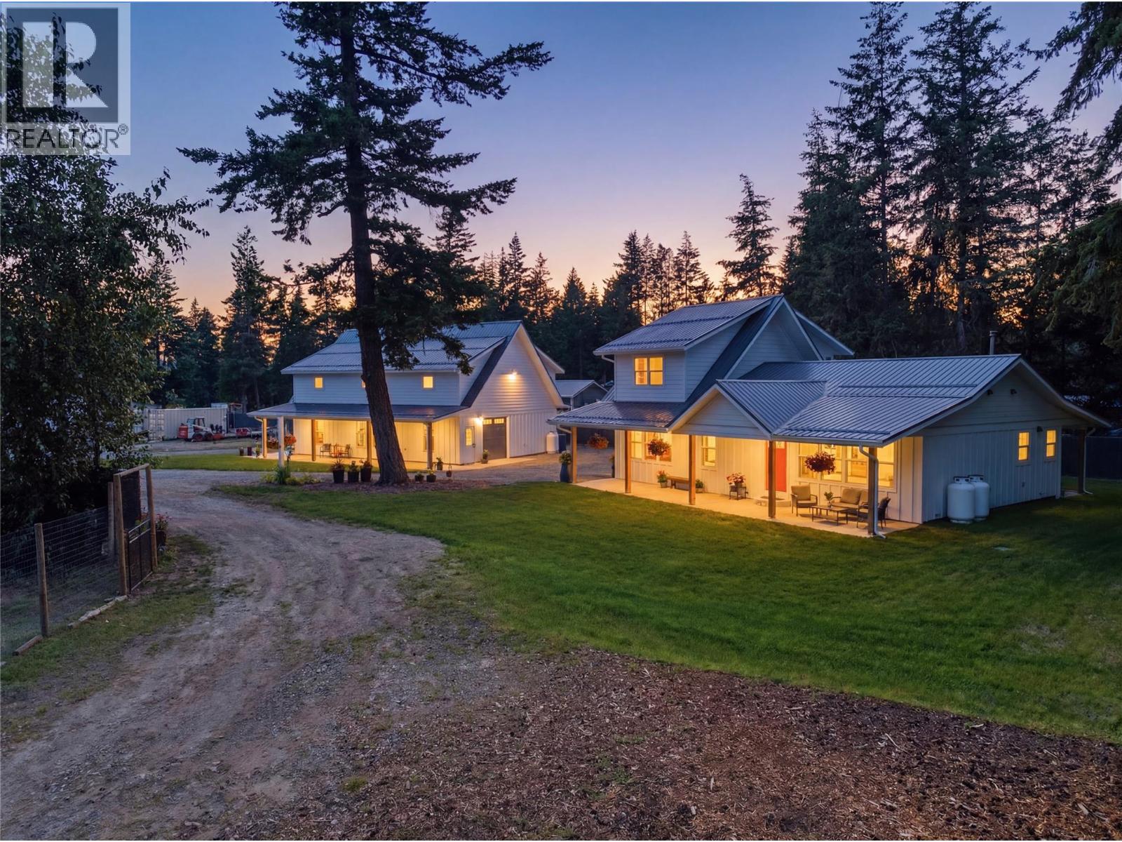 3747 Hilliam Road, Scotch Creek, British Columbia  V0E 1M5 - Photo 3 - 10394532