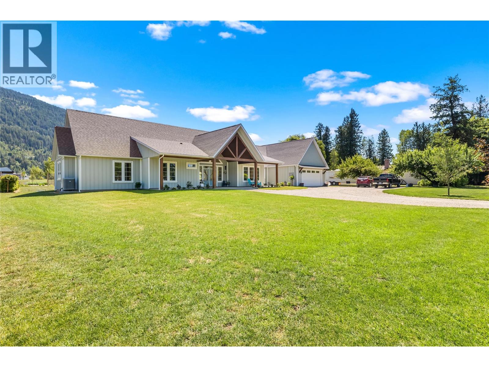 1618 1st Avenue, Creston, British Columbia  V0B 1G6 - Photo 15 - 10395101