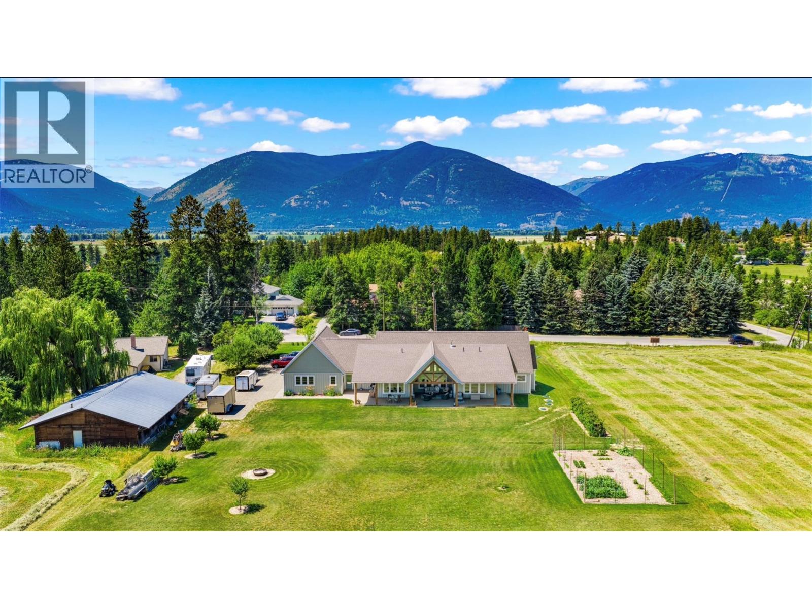 1618 1st Avenue, Creston, British Columbia  V0B 1G6 - Photo 44 - 10395101