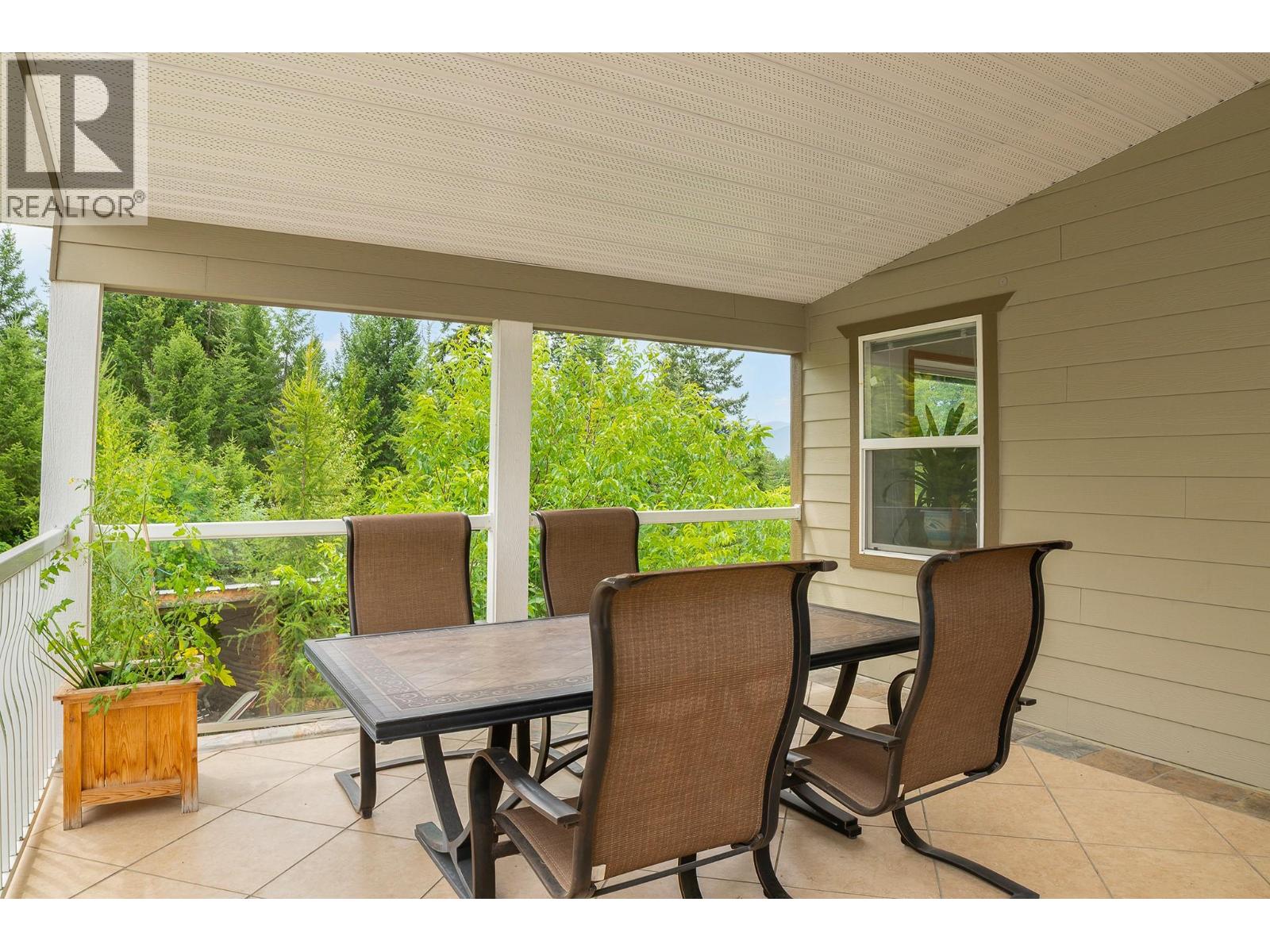 830 16th Avenue S, Creston, British Columbia  V0B 1G3 - Photo 31 - 10395099