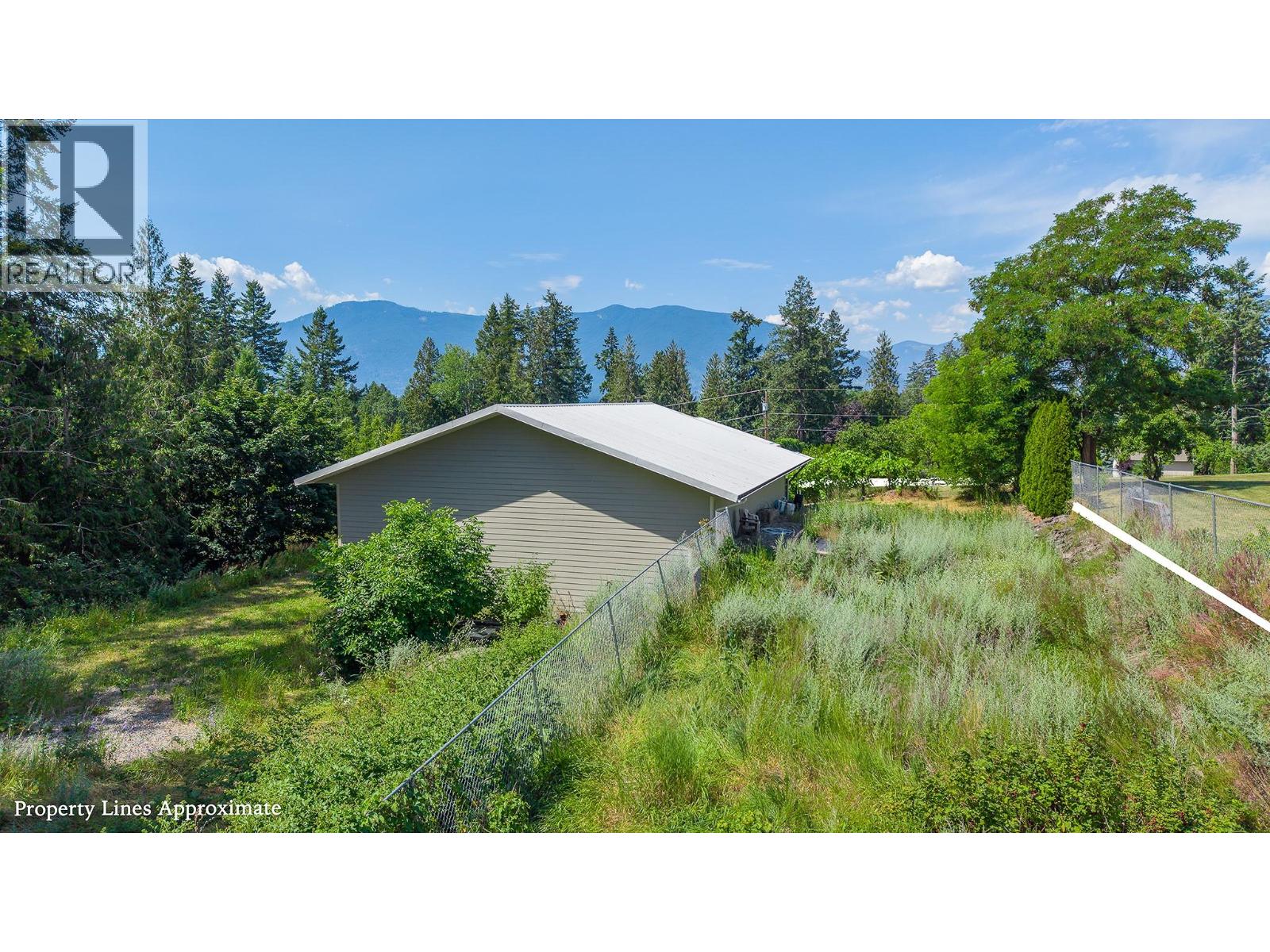 830 16th Avenue S, Creston, British Columbia  V0B 1G3 - Photo 35 - 10395099