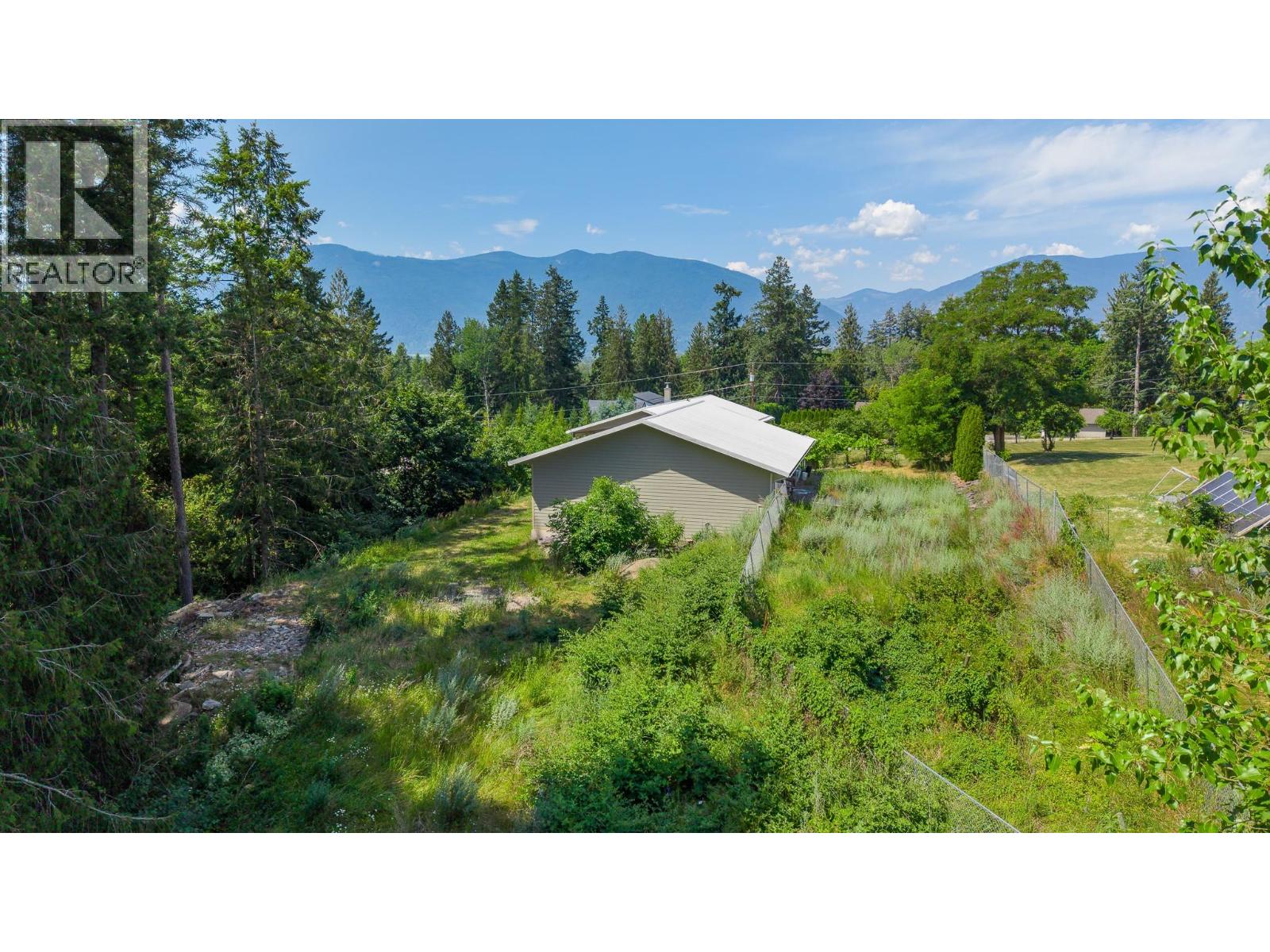 830 16th Avenue S, Creston, British Columbia  V0B 1G3 - Photo 36 - 10395099