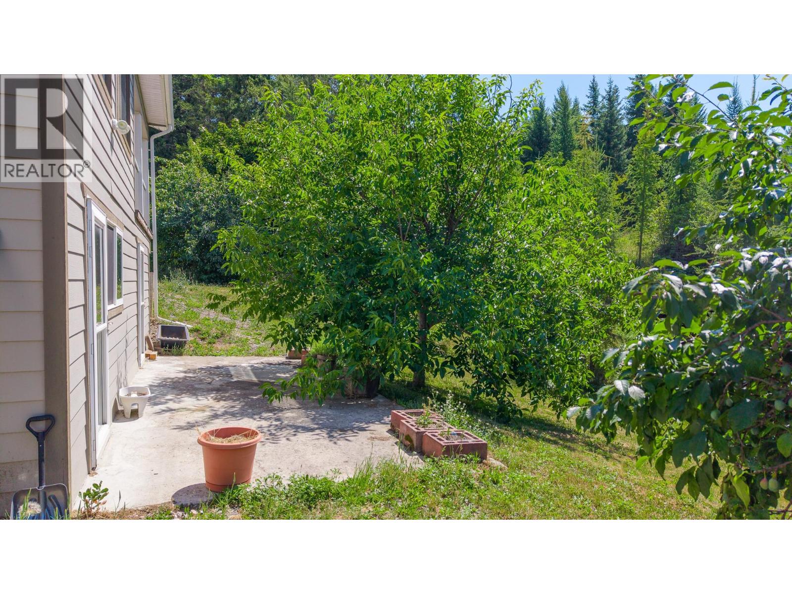 830 16th Avenue S, Creston, British Columbia  V0B 1G3 - Photo 38 - 10395099