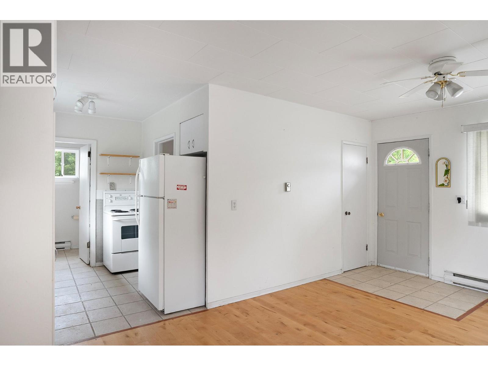 830 16th Avenue S, Creston, British Columbia  V0B 1G3 - Photo 45 - 10395099