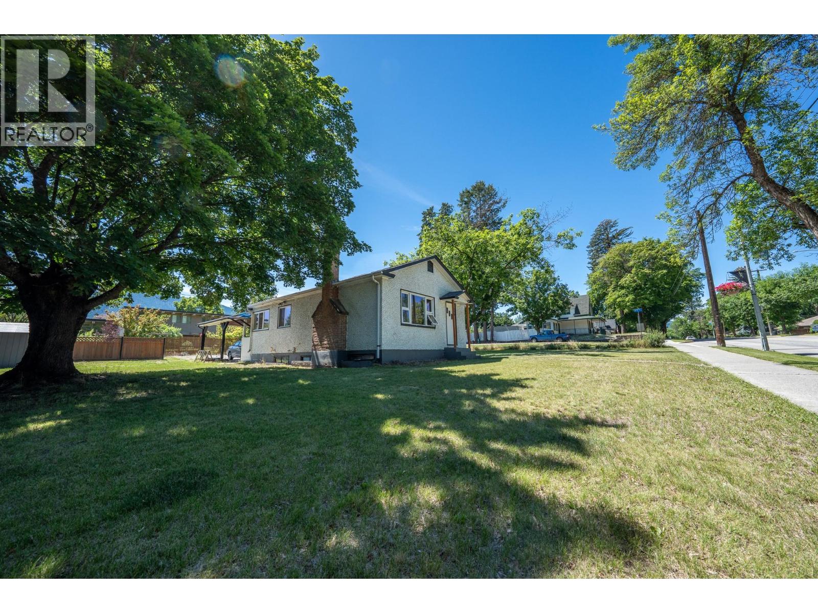 778 Central Avenue, Grand Forks, British Columbia  V0H 1H0 - Photo 23 - 10395131