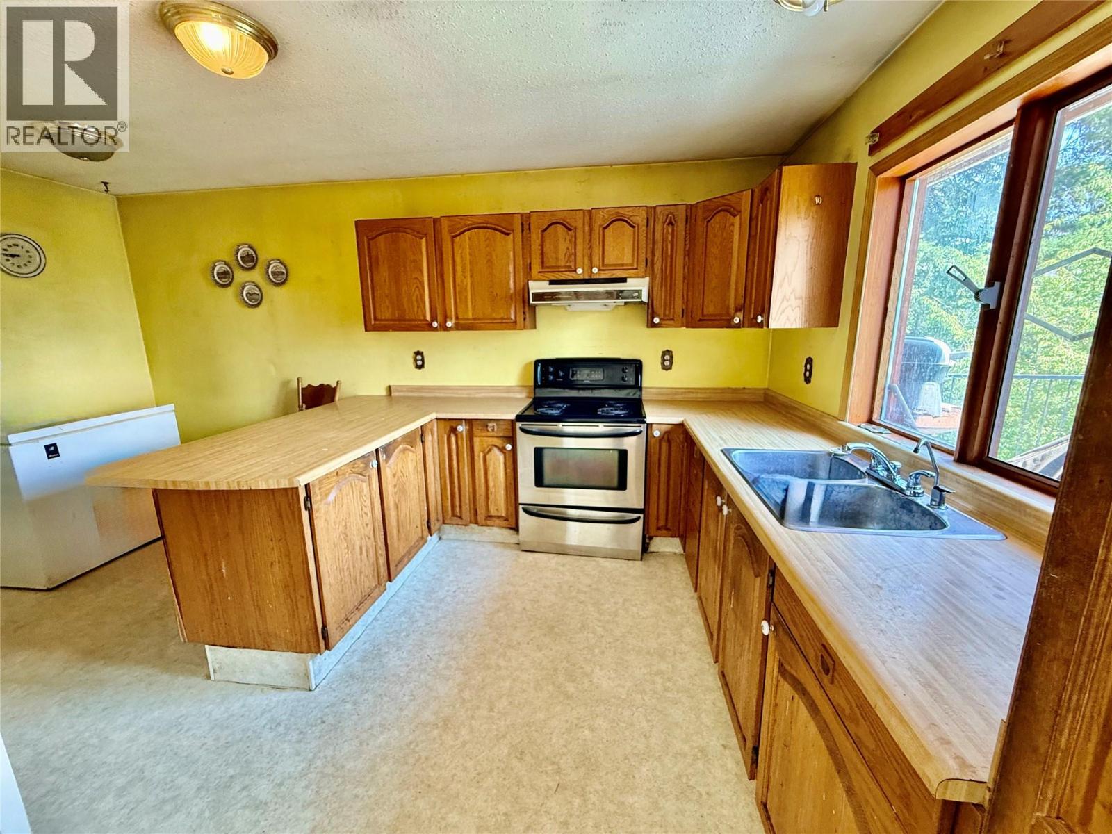 3332 Lakeview Heights Drive, Sorrento, British Columbia  V0E 2W1 - Photo 18 - 10394650