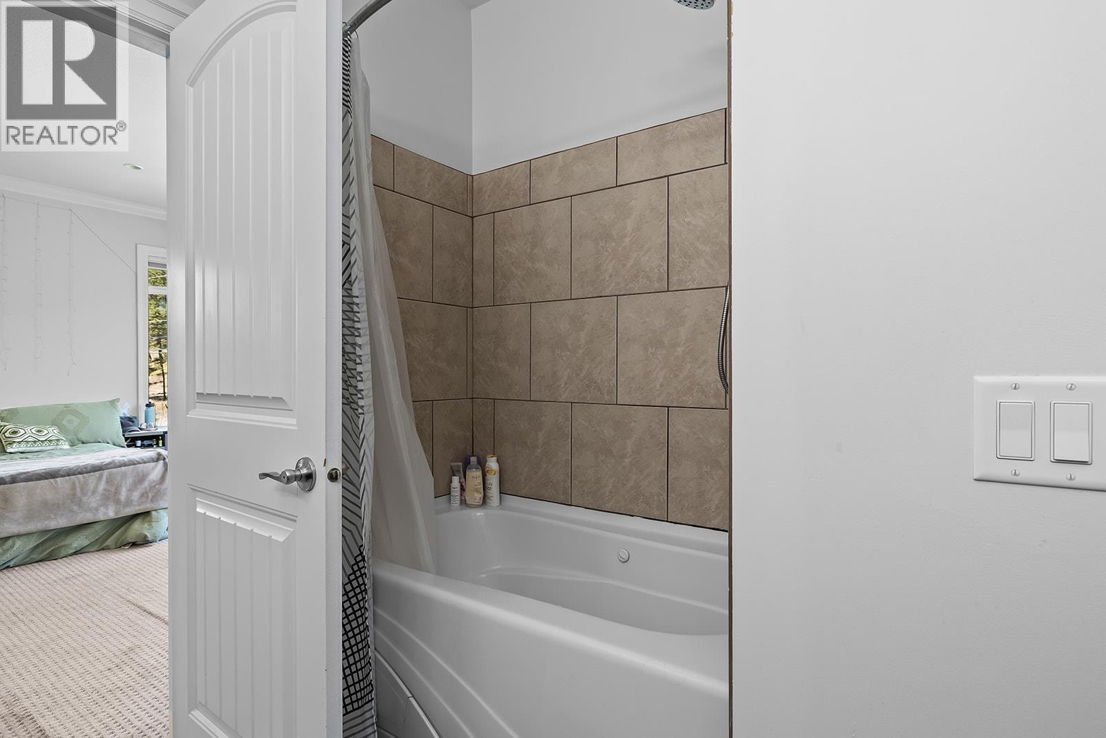 1839 Peak Point Court, West Kelowna, British Columbia  V1Z 4B4 - Photo 24 - 10394172