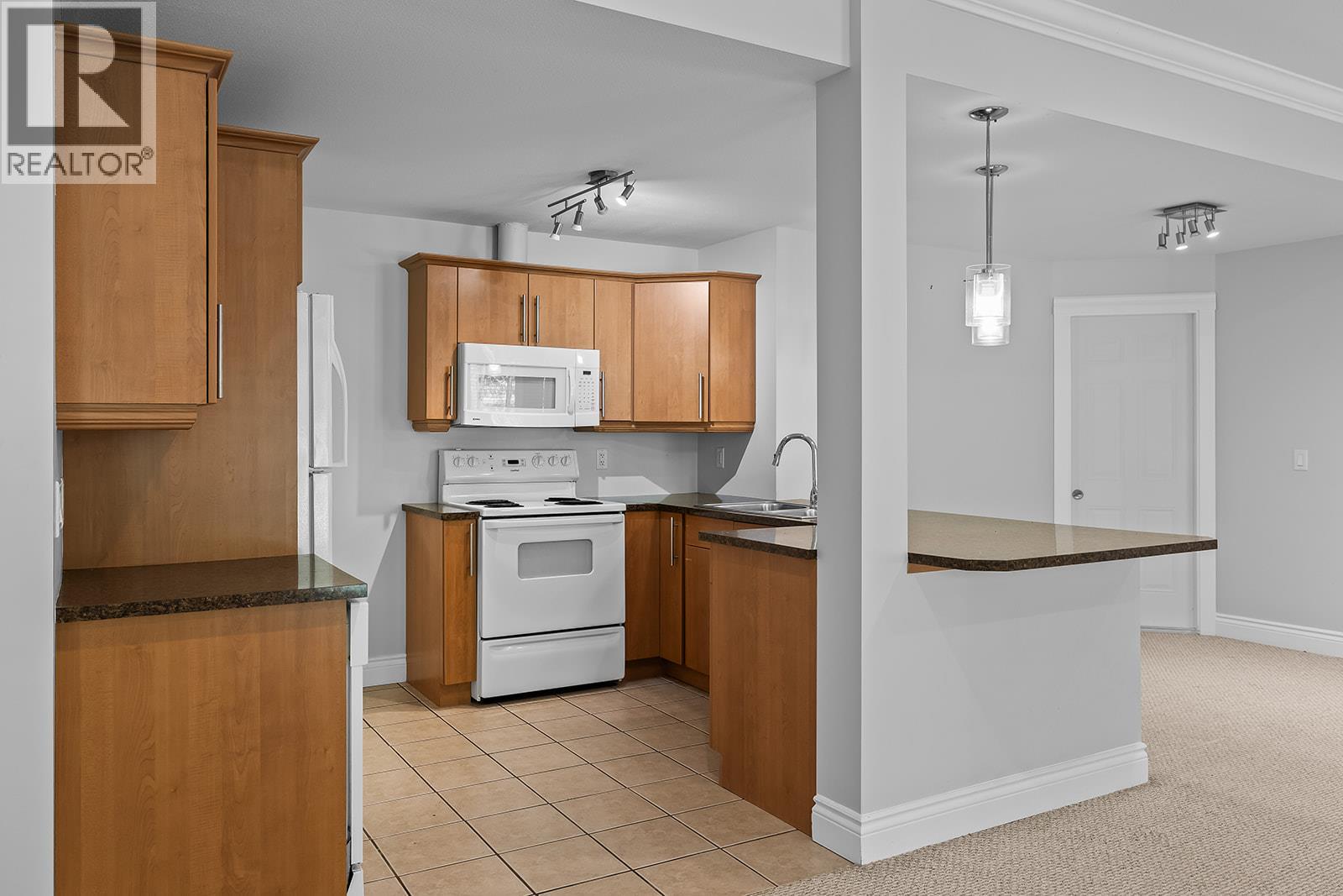 1839 Peak Point Court, West Kelowna, British Columbia  V1Z 4B4 - Photo 38 - 10394172