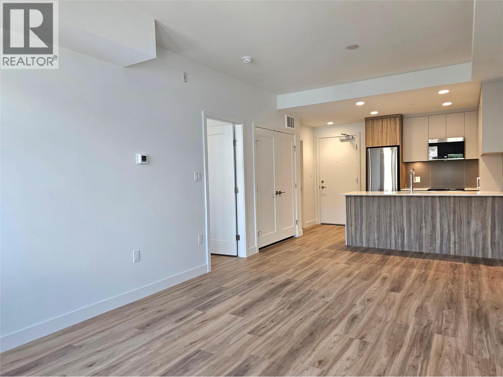271 Wylie Street Unit# 420, Penticton, British Columbia  V2A 0L3 - Photo 3 - 10394807