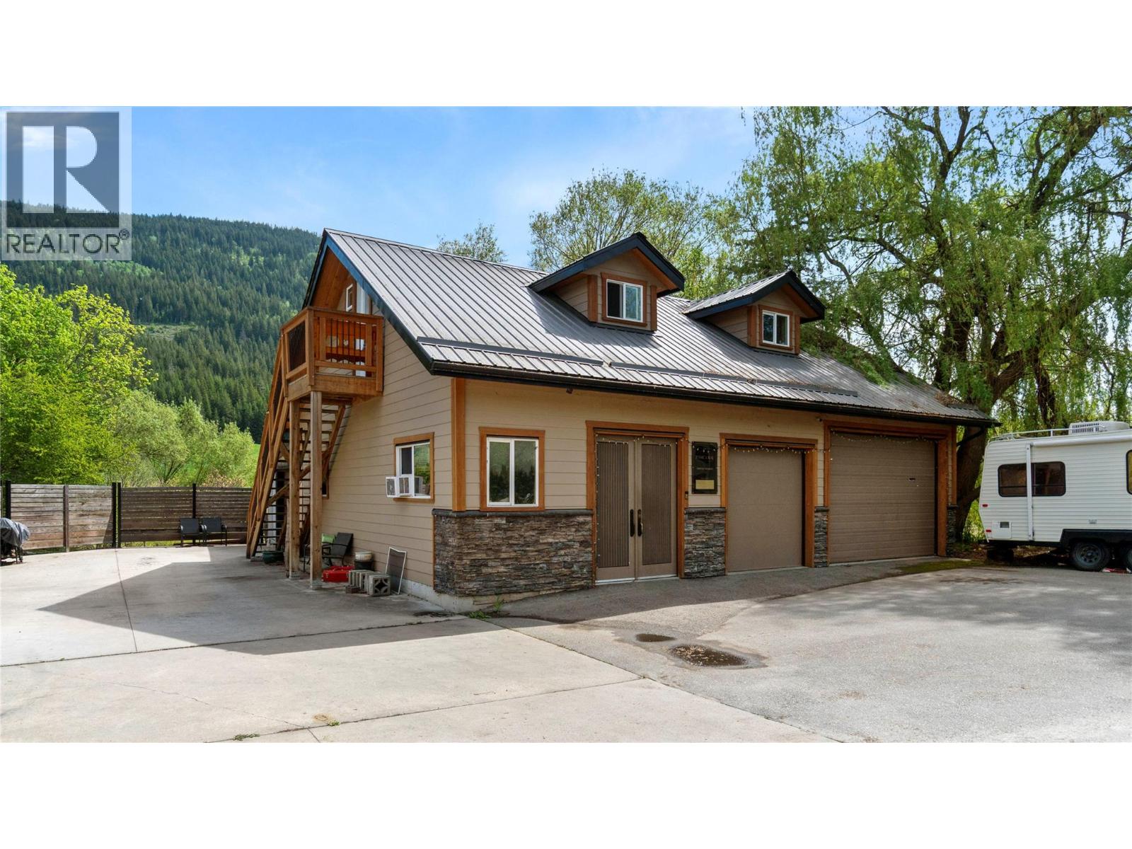 3960 50 Street Ne, Salmon Arm, British Columbia  V1E 1Y5 - Photo 2 - 10395012