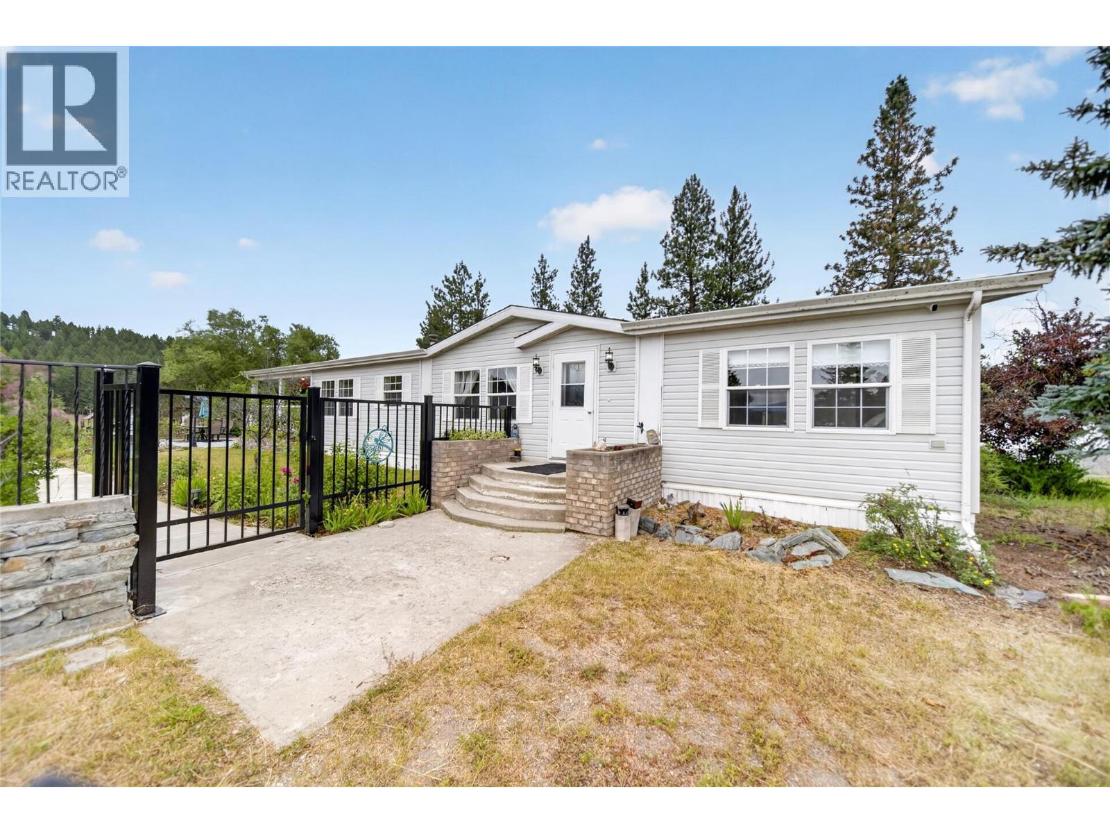 3686 Sweet Road, Baynes Lake, British Columbia  V0B 1T4 - Photo 2 - 10394309