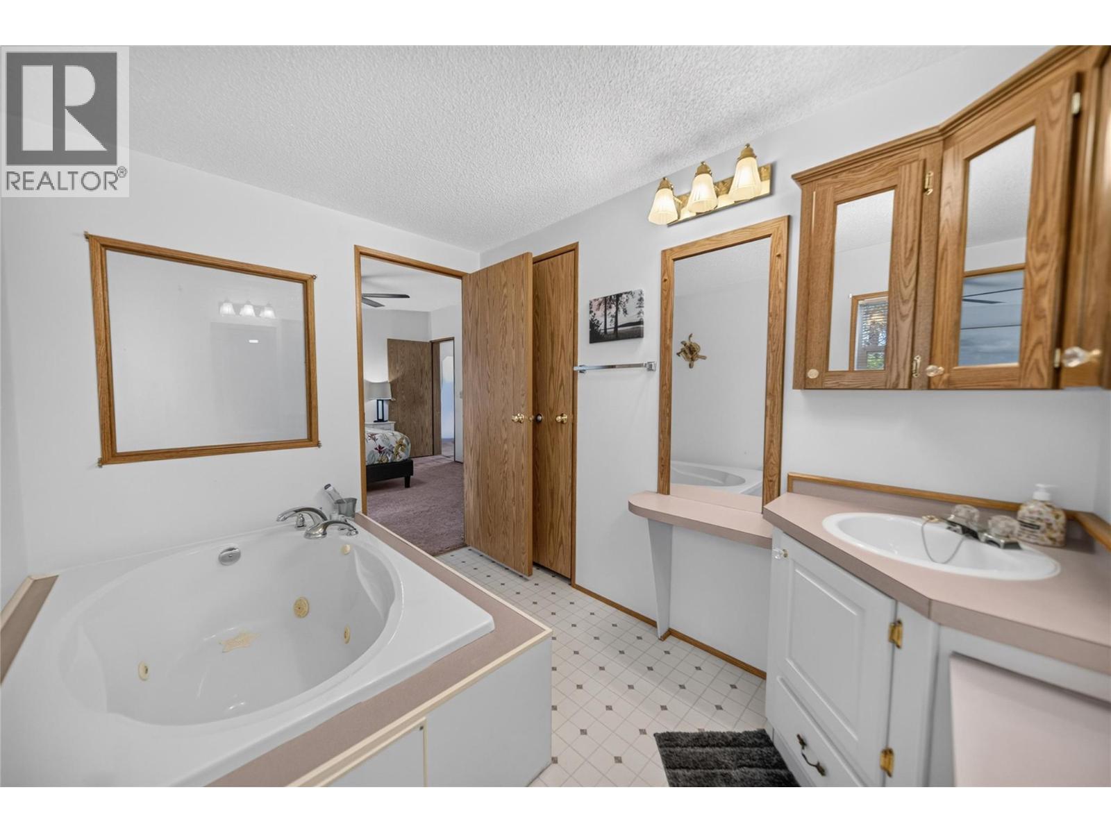 3686 Sweet Road, Baynes Lake, British Columbia  V0B 1T4 - Photo 29 - 10394309