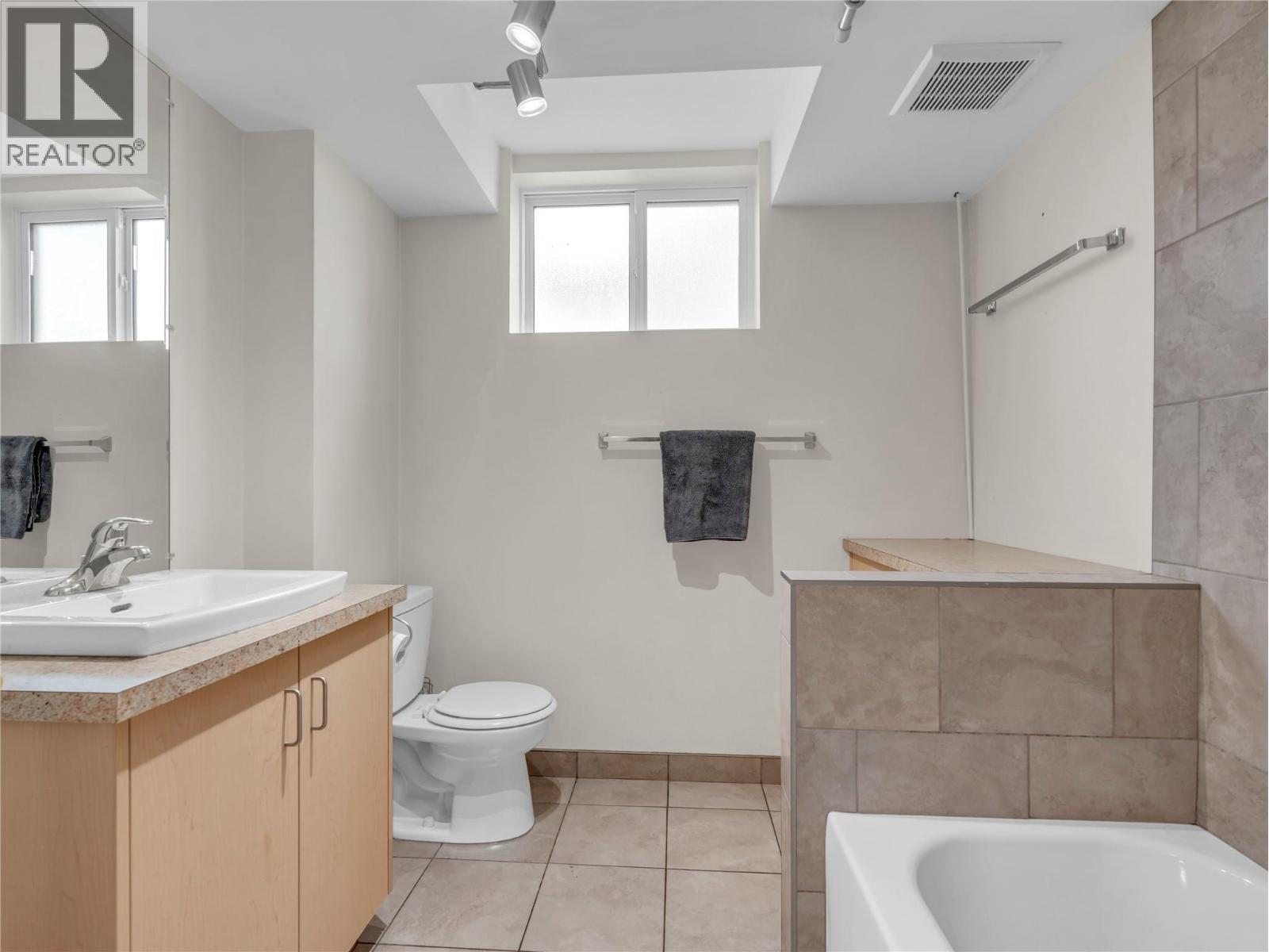 1477 Carmi Drive, Penticton, British Columbia  V2A 4R9 - Photo 19 - 10395071
