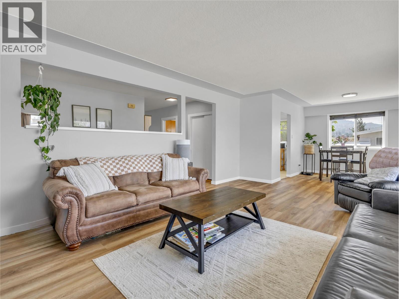 1477 Carmi Drive, Penticton, British Columbia  V2A 4R9 - Photo 4 - 10395071