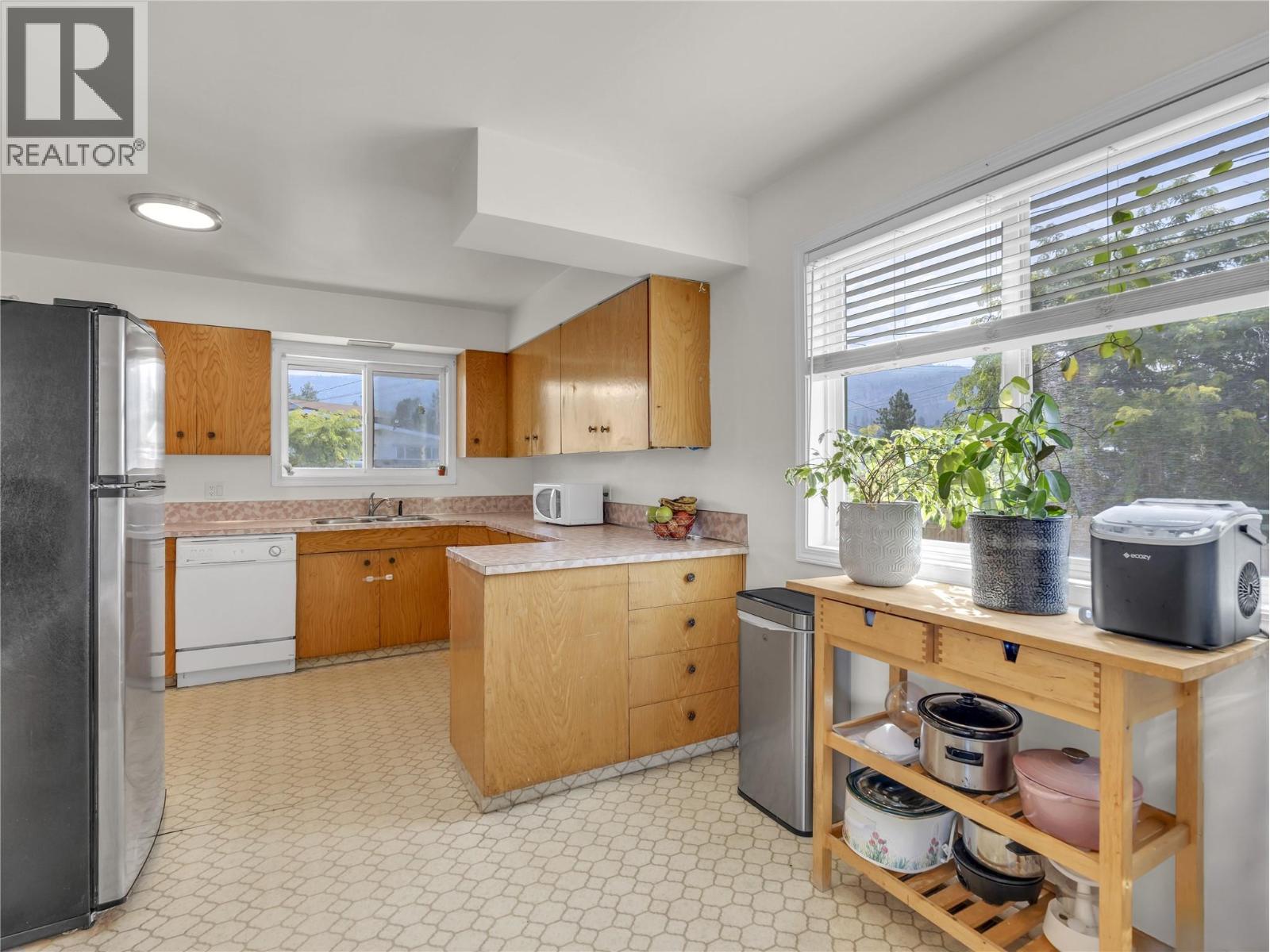 1477 Carmi Drive, Penticton, British Columbia  V2A 4R9 - Photo 6 - 10395071