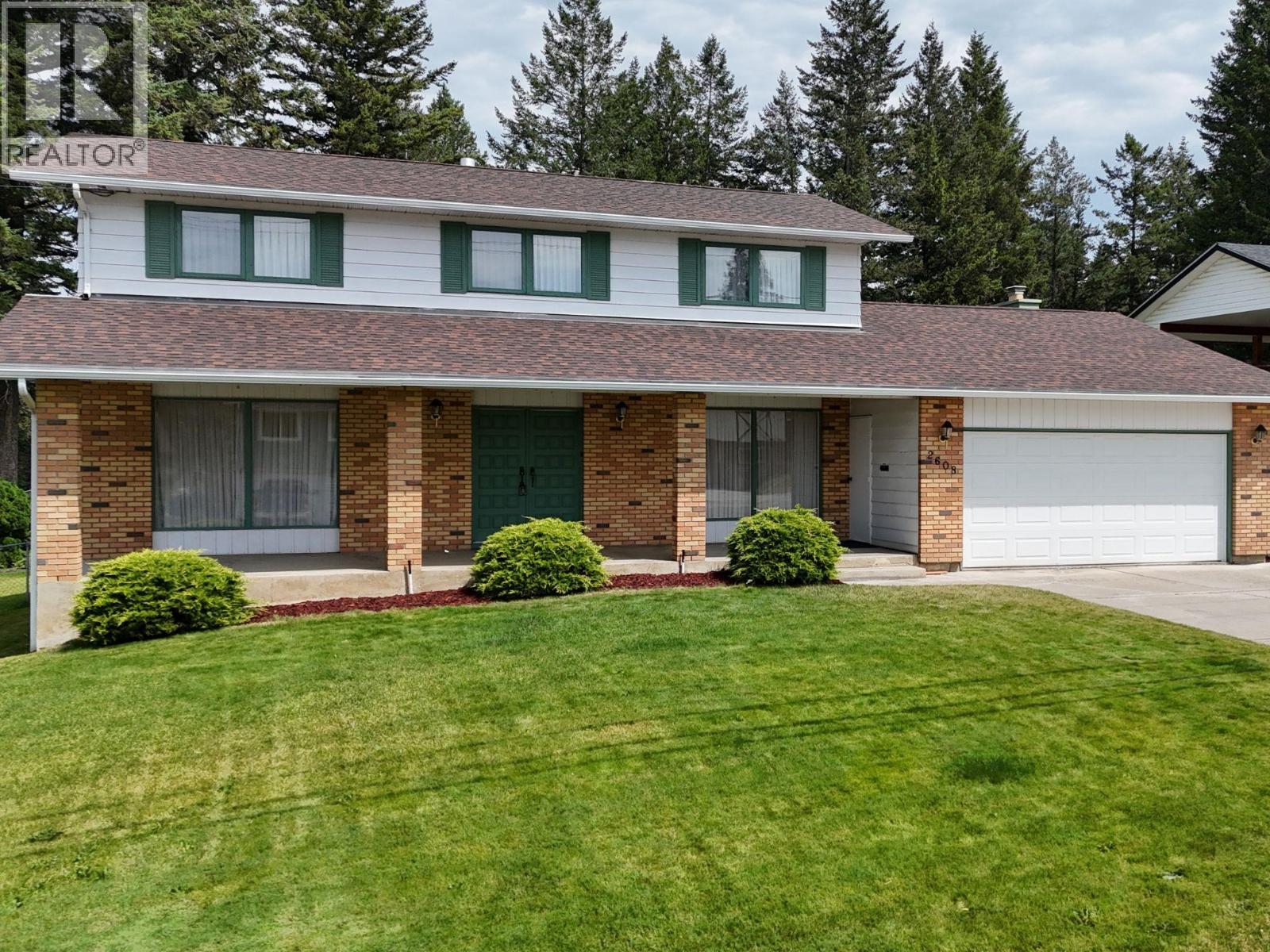 2608 2nd Street S, Cranbrook, British Columbia  V1C 1E2 - Photo 1 - 10395134