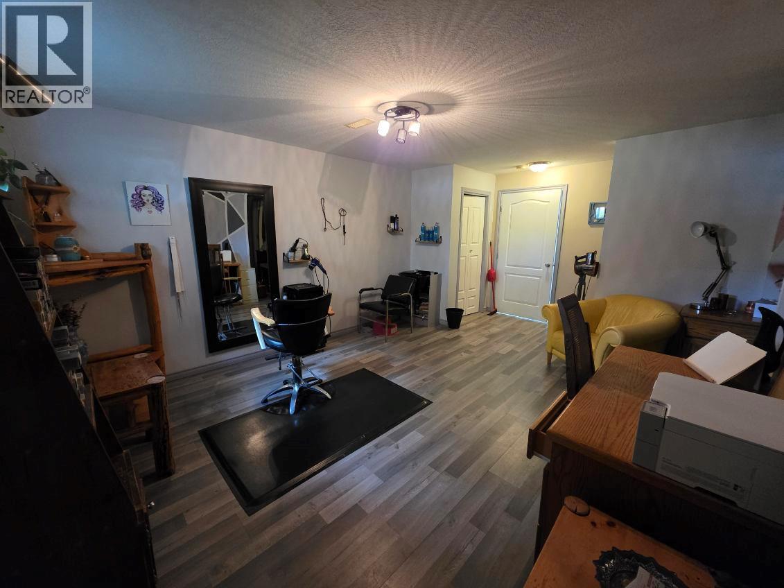 303 1st Avenue Nw, Nakusp, British Columbia  V0G 1R0 - Photo 11 - 10395130