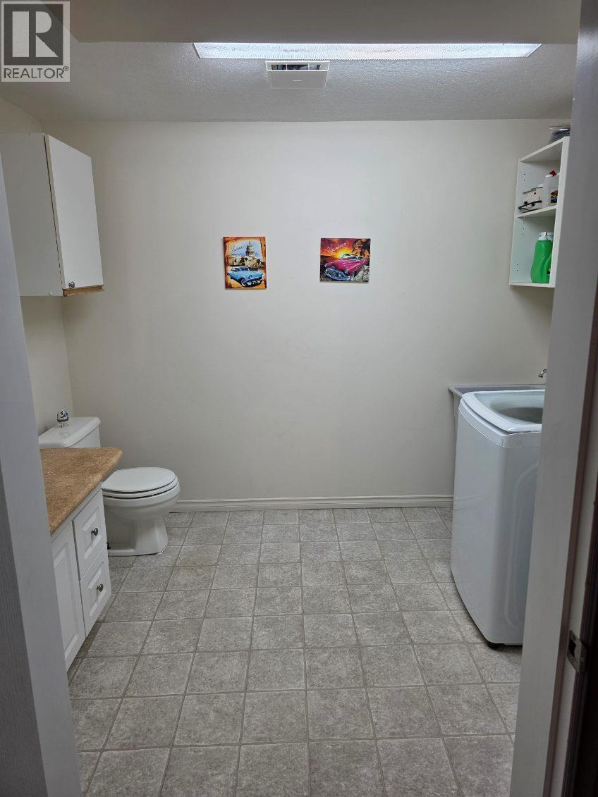 303 1st Avenue Nw, Nakusp, British Columbia  V0G 1R0 - Photo 13 - 10395130