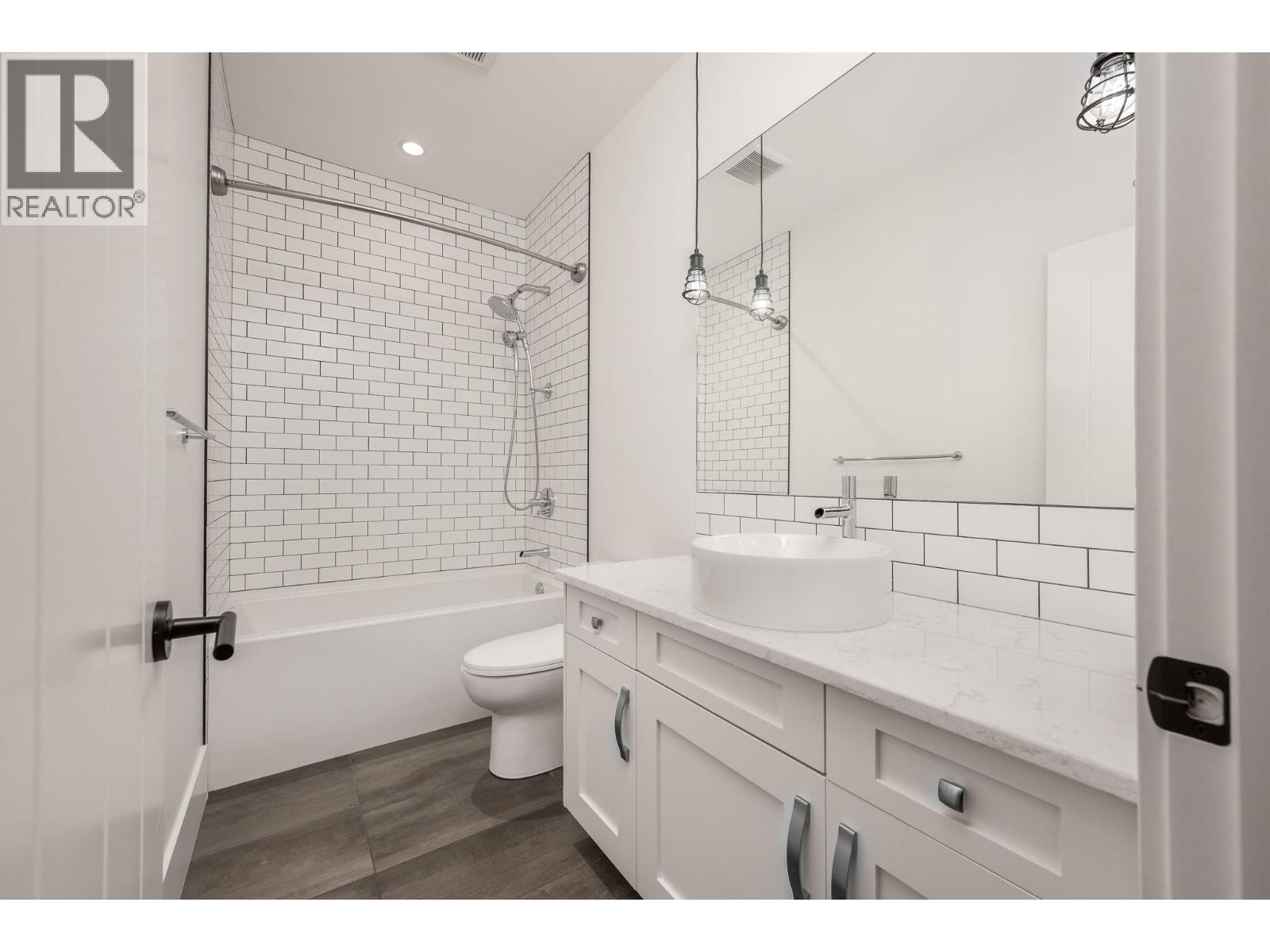 225 Dominion Way, Vernon, British Columbia  V1H 2M1 - Photo 32 - 10394530