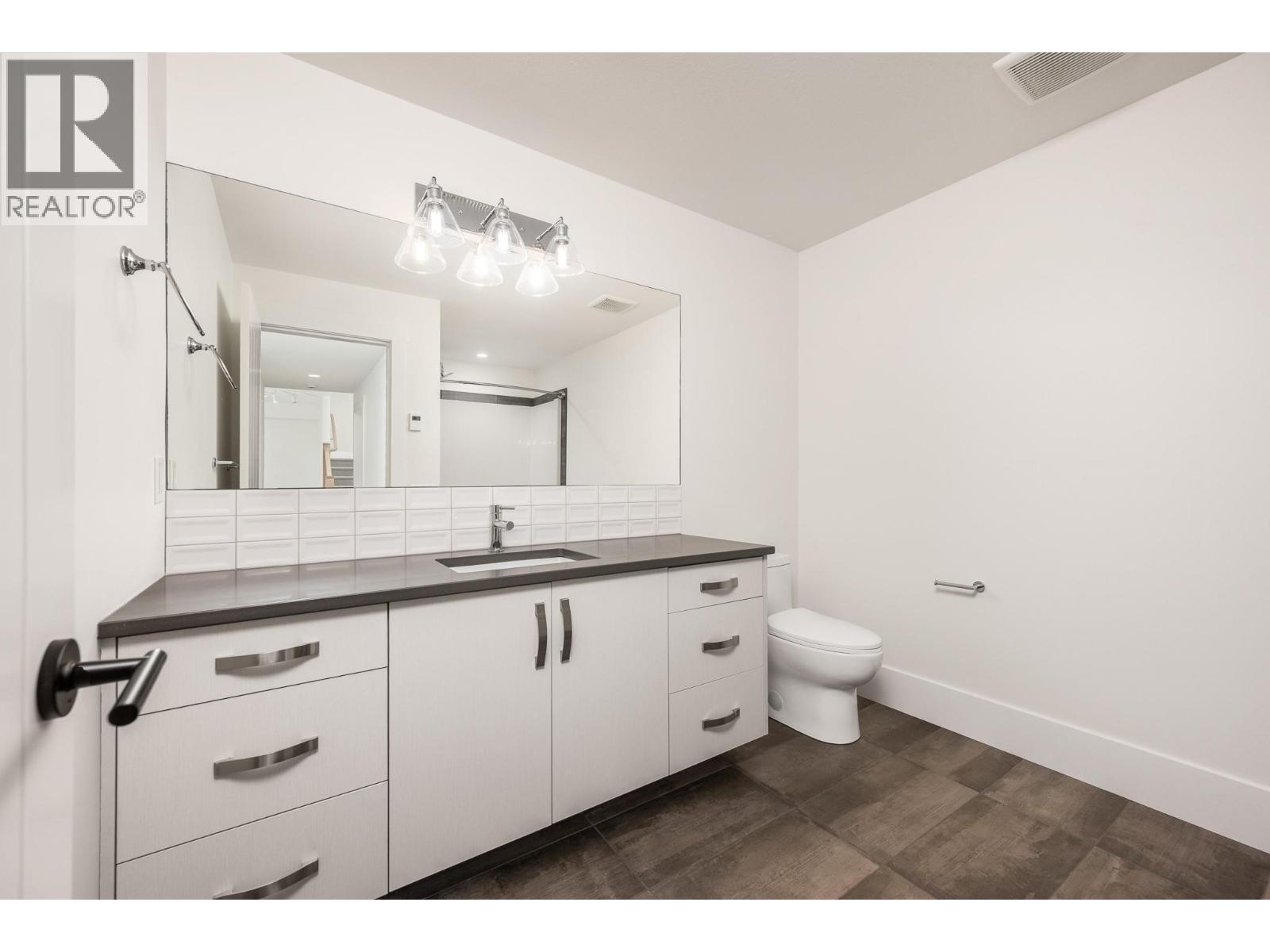 225 Dominion Way, Vernon, British Columbia  V1H 2M1 - Photo 46 - 10394530