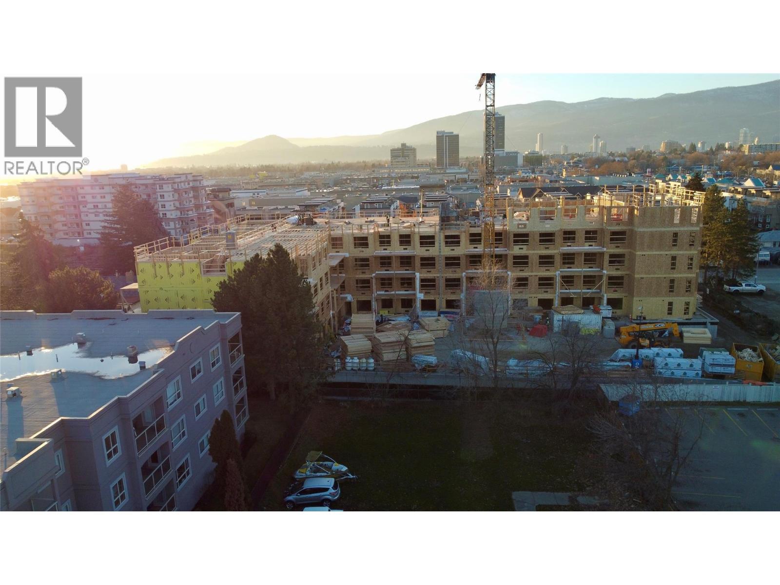 2110 Vasile Road, Kelowna, British Columbia  V1Y 6H5 - Photo 1 - 10394957