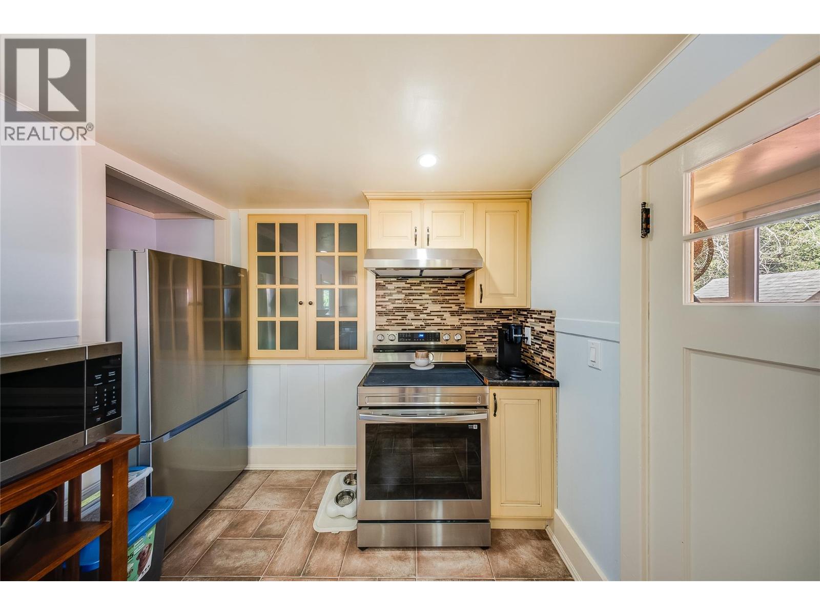 16 Hanna Drive, Trail, British Columbia  V1R 4V6 - Photo 12 - 10394906