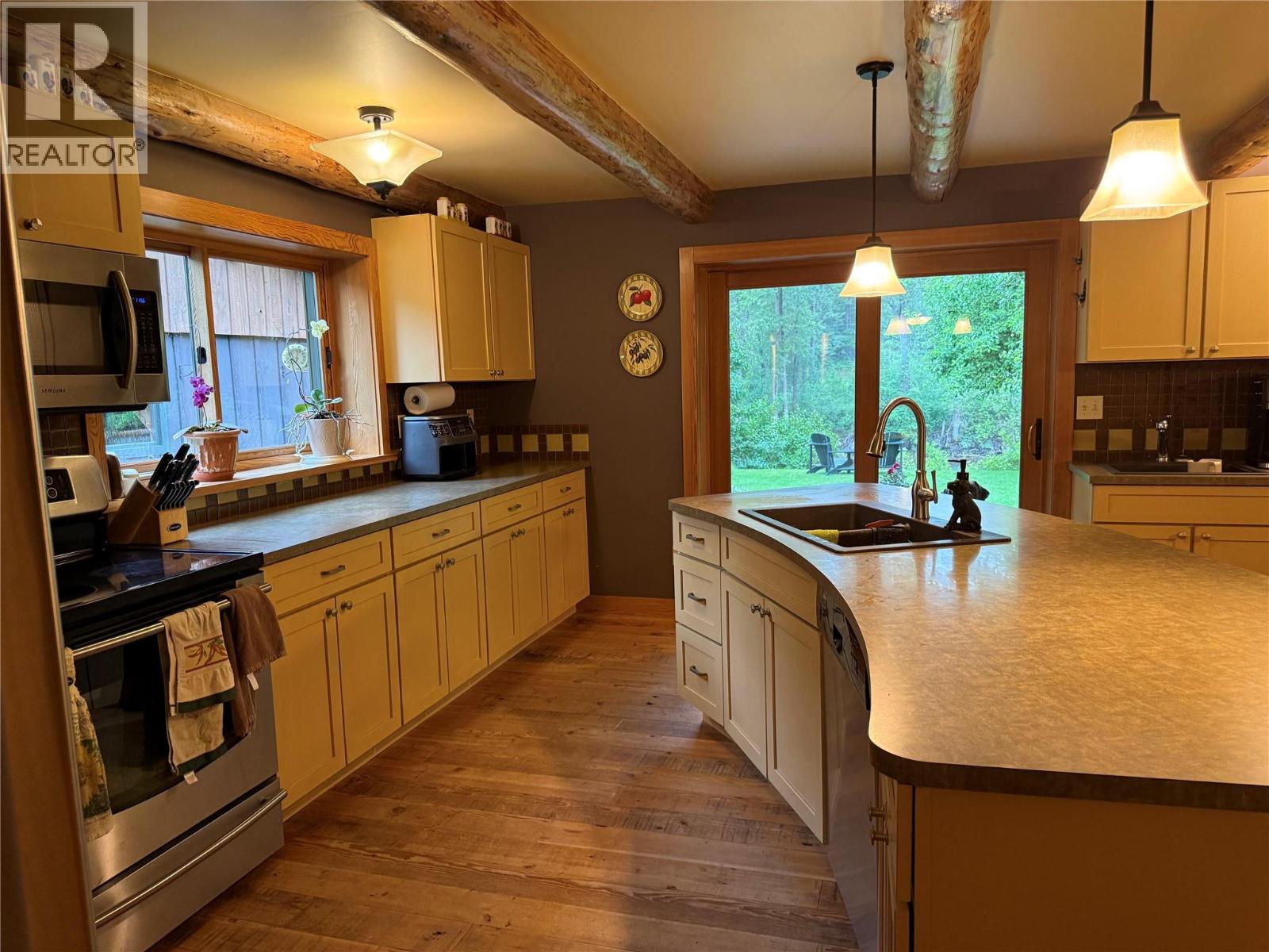9655 Granby Road, Grand Forks, British Columbia  V0H 1H1 - Photo 12 - 10394457