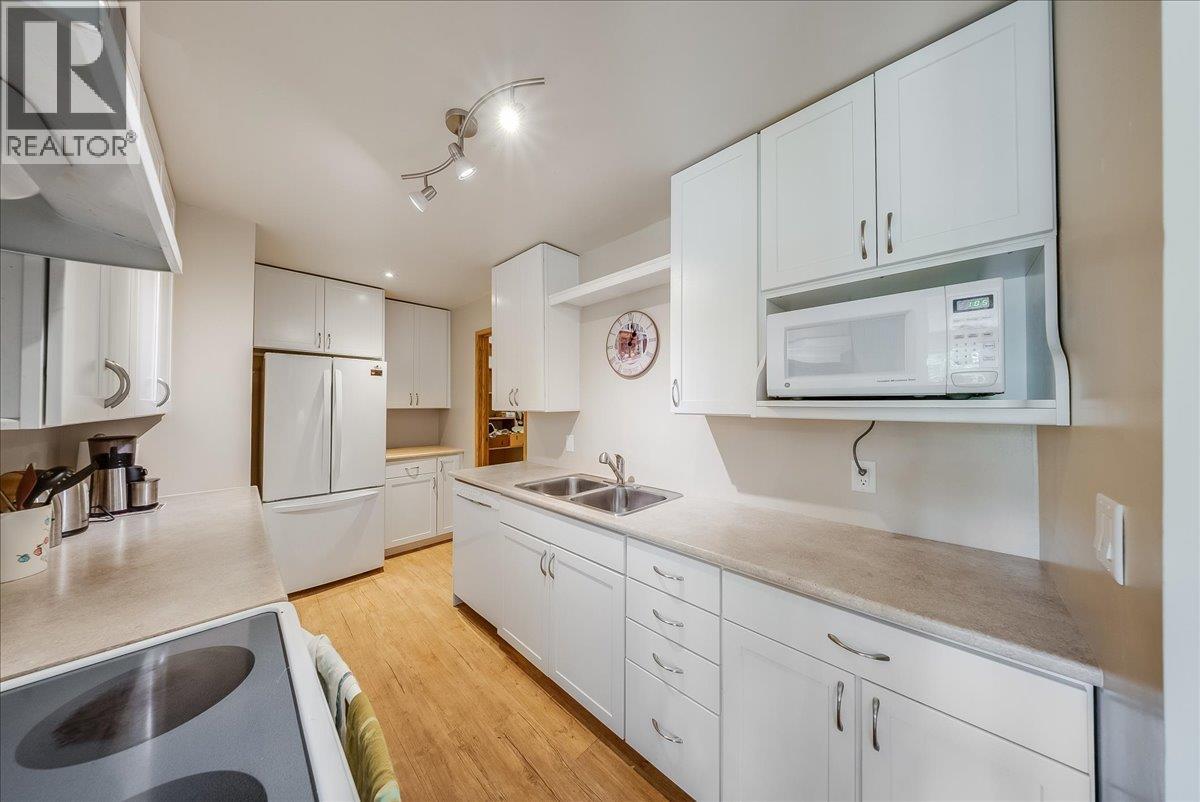 1510 Nickleplate Road Unit# 202, Rossland, British Columbia  V0G 1Y0 - Photo 11 - 10395163