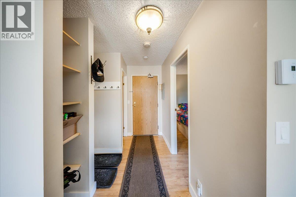 1510 Nickleplate Road Unit# 202, Rossland, British Columbia  V0G 1Y0 - Photo 2 - 10395163