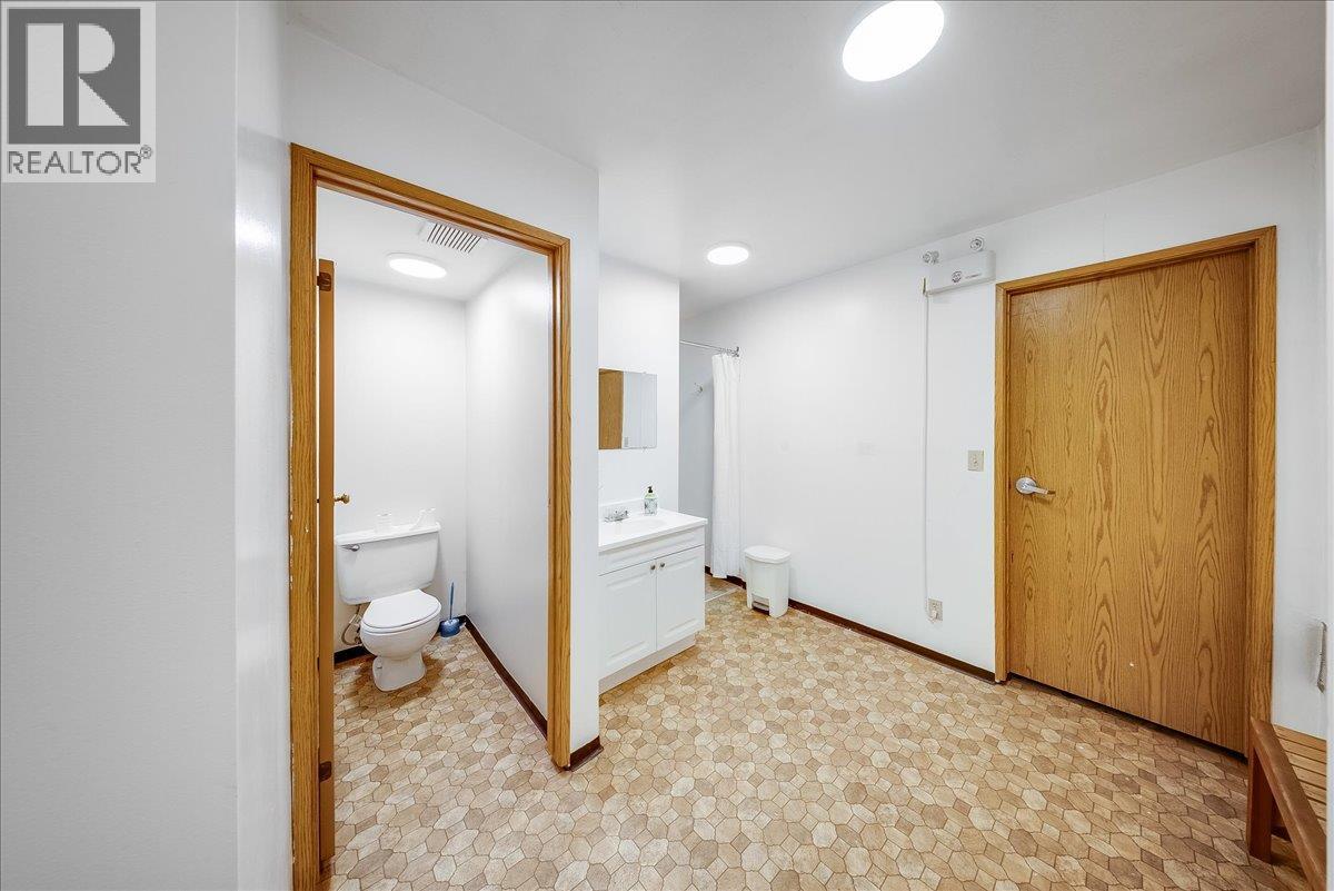 1510 Nickleplate Road Unit# 202, Rossland, British Columbia  V0G 1Y0 - Photo 29 - 10395163
