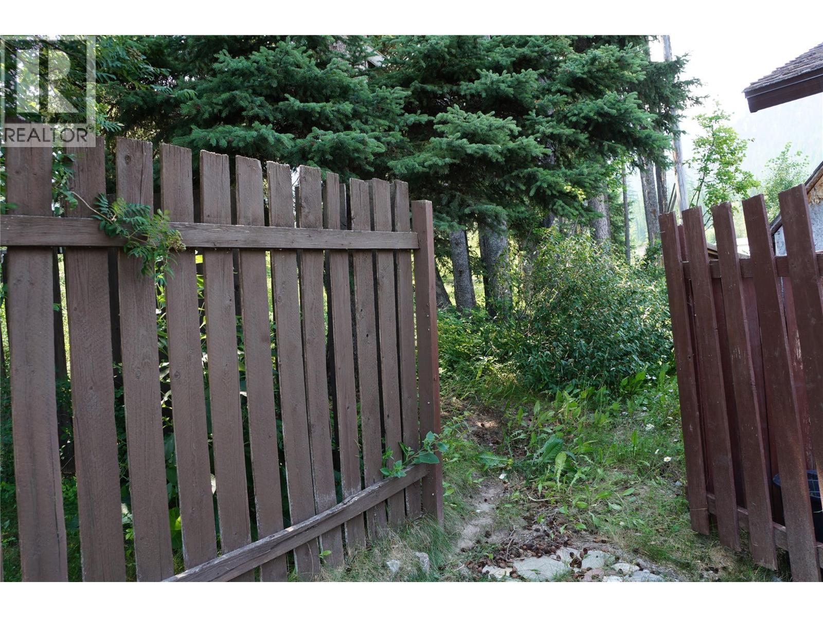 1243 Pinyon Road, Sparwood, British Columbia  V0B 2G2 - Photo 21 - 10395087