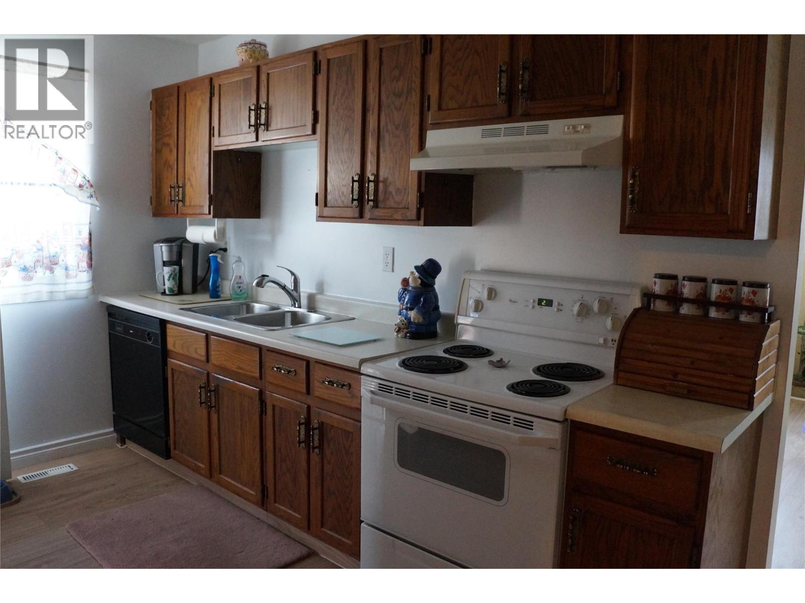 1243 Pinyon Road, Sparwood, British Columbia  V0B 2G2 - Photo 4 - 10395087
