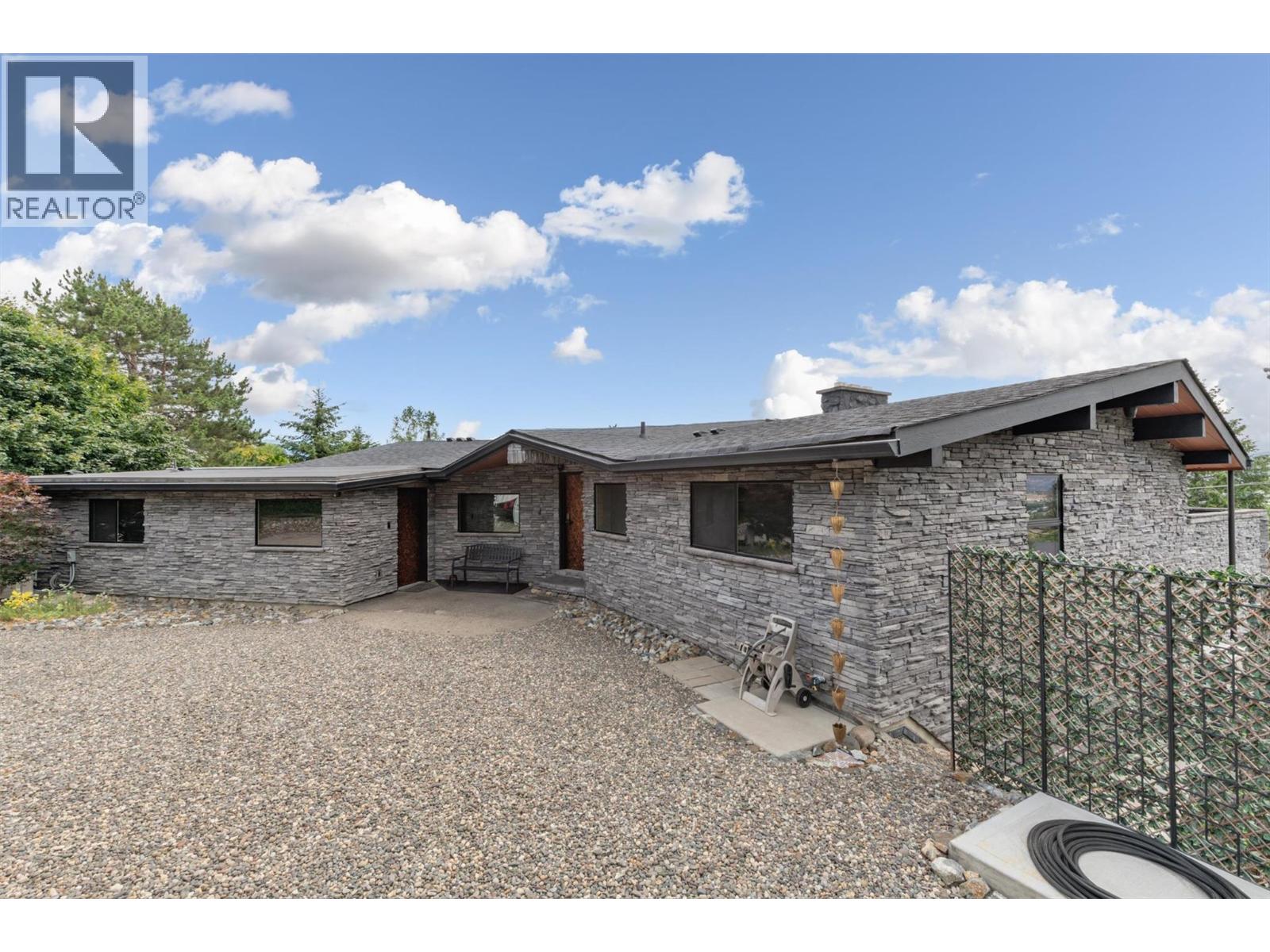 1165 Gibson Road, Kelowna, British Columbia  V1P 1B7 - Photo 3 - 10394832