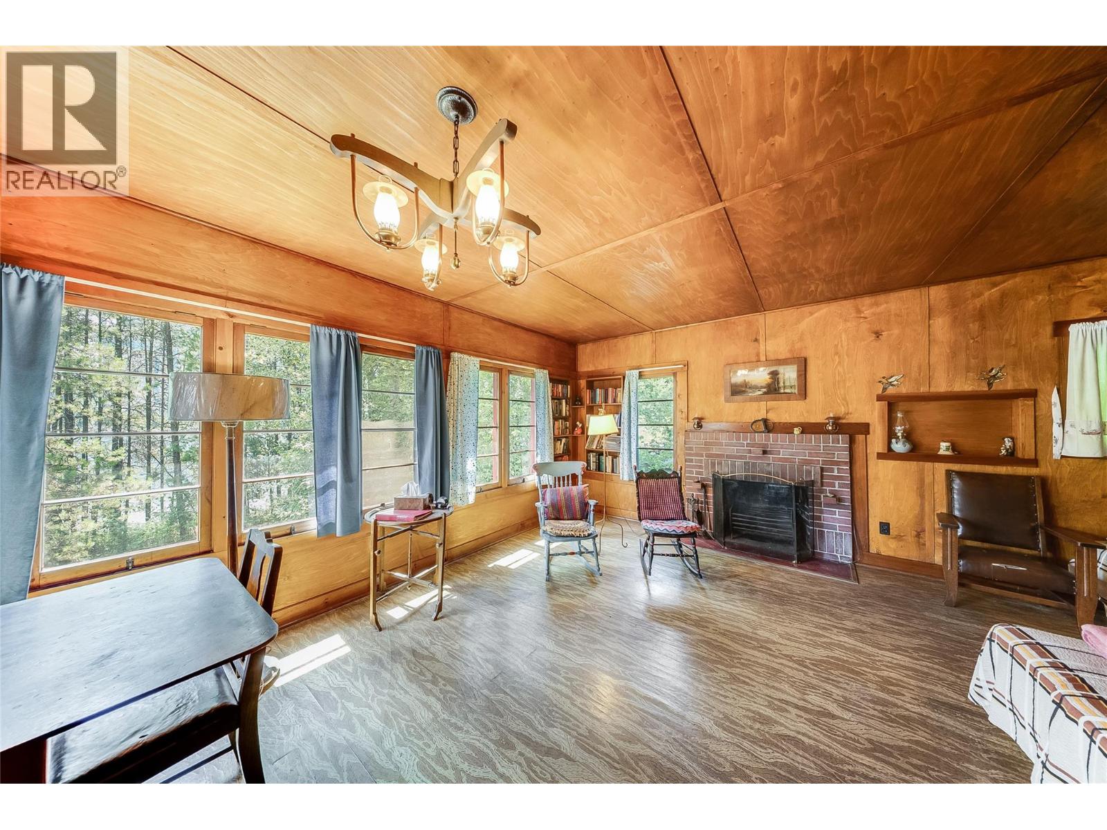 3824 Broadwater Road, Castlegar, British Columbia  V0G 1X0 - Photo 12 - 10394932