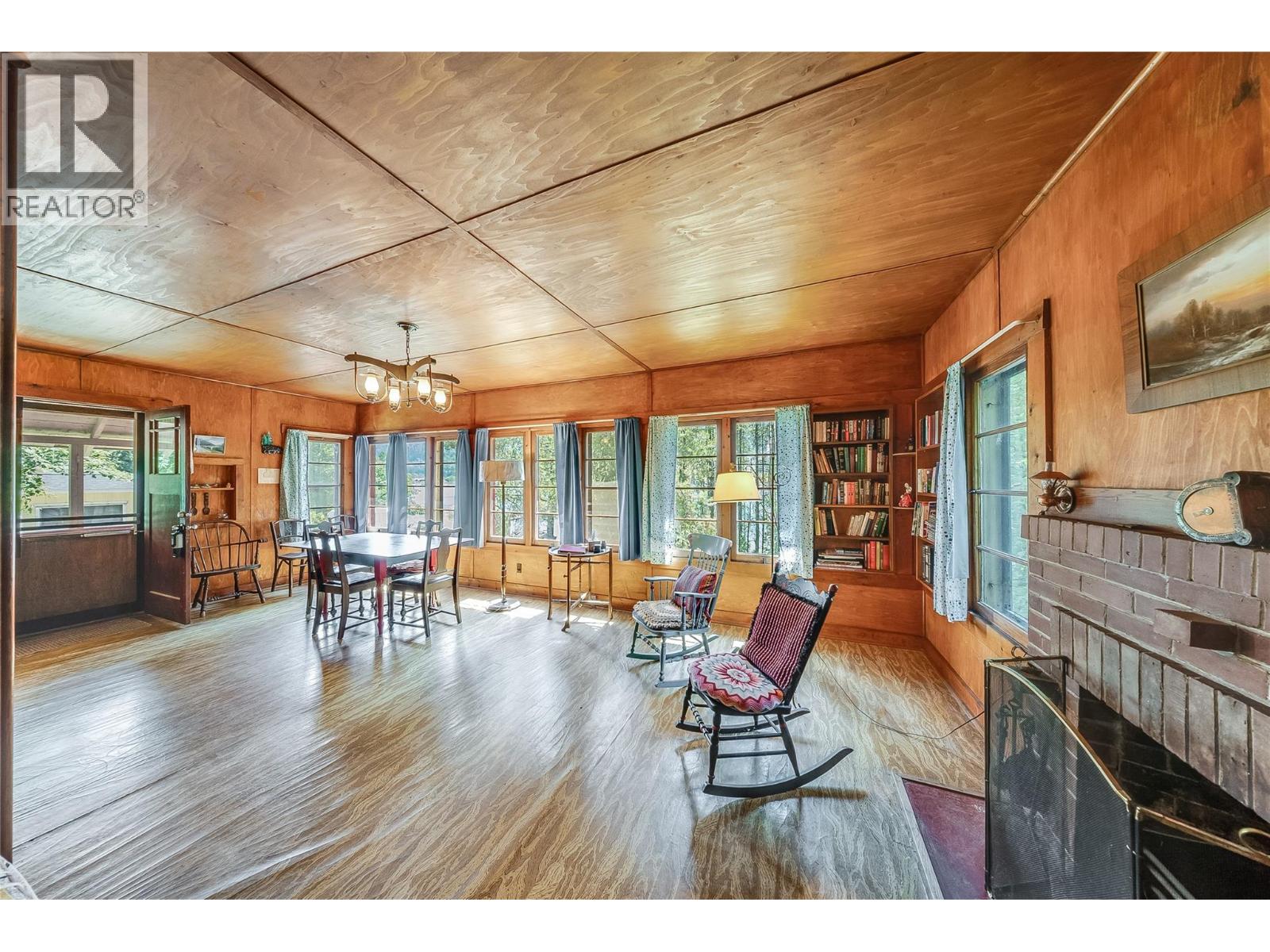 3824 Broadwater Road, Castlegar, British Columbia  V0G 1X0 - Photo 13 - 10394932