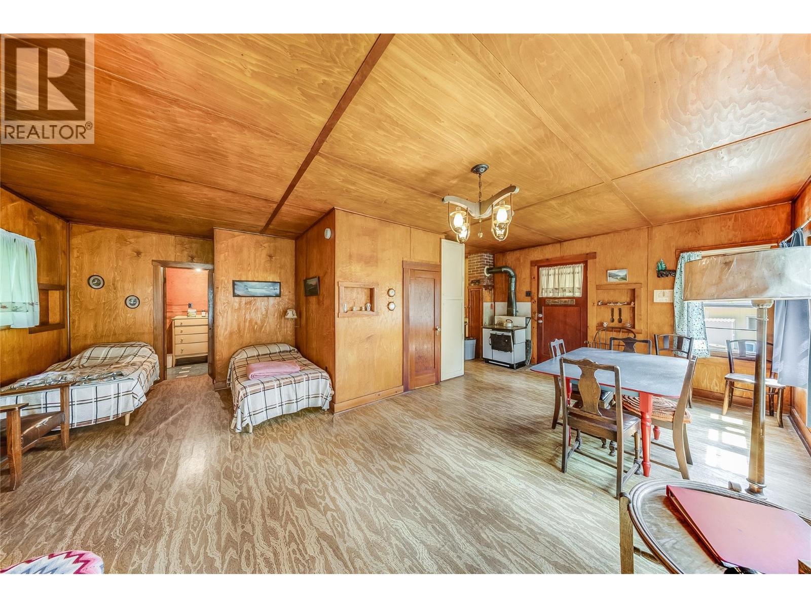 3824 Broadwater Road, Castlegar, British Columbia  V0G 1X0 - Photo 15 - 10394932