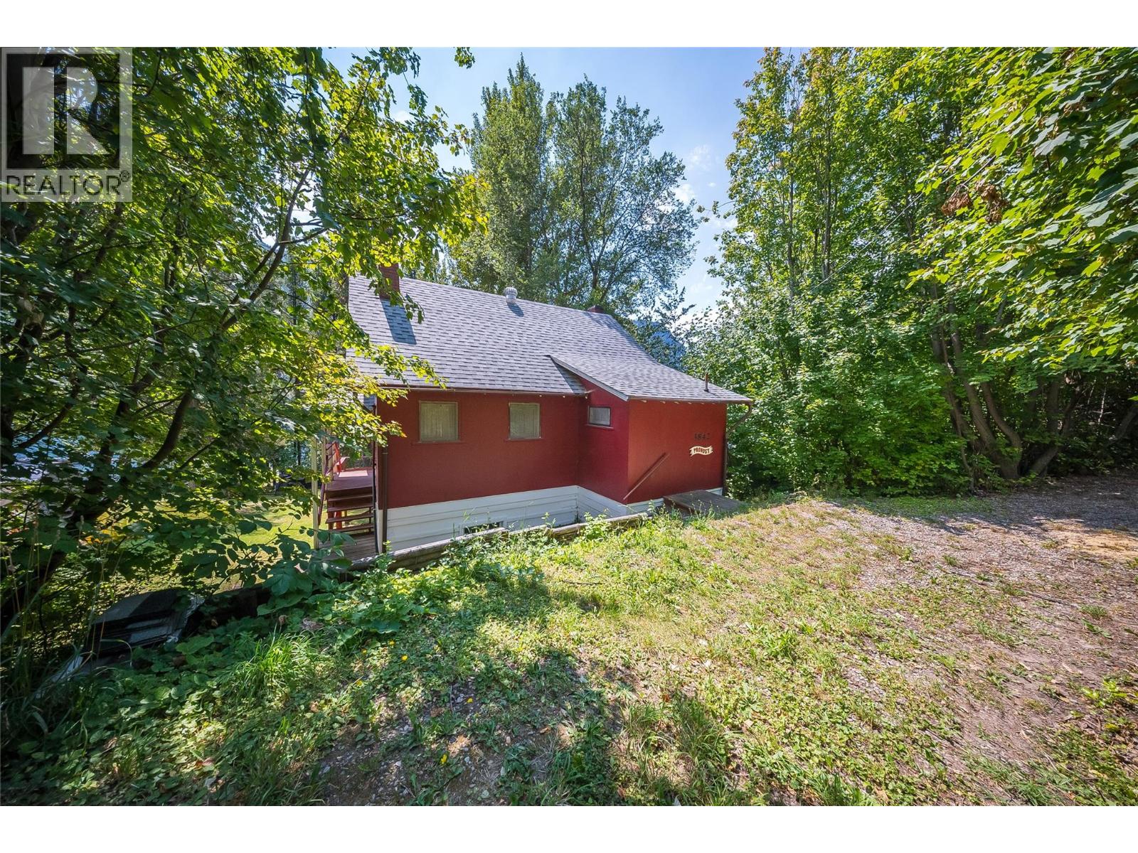 3824 Broadwater Road, Castlegar, British Columbia  V0G 1X0 - Photo 37 - 10394932