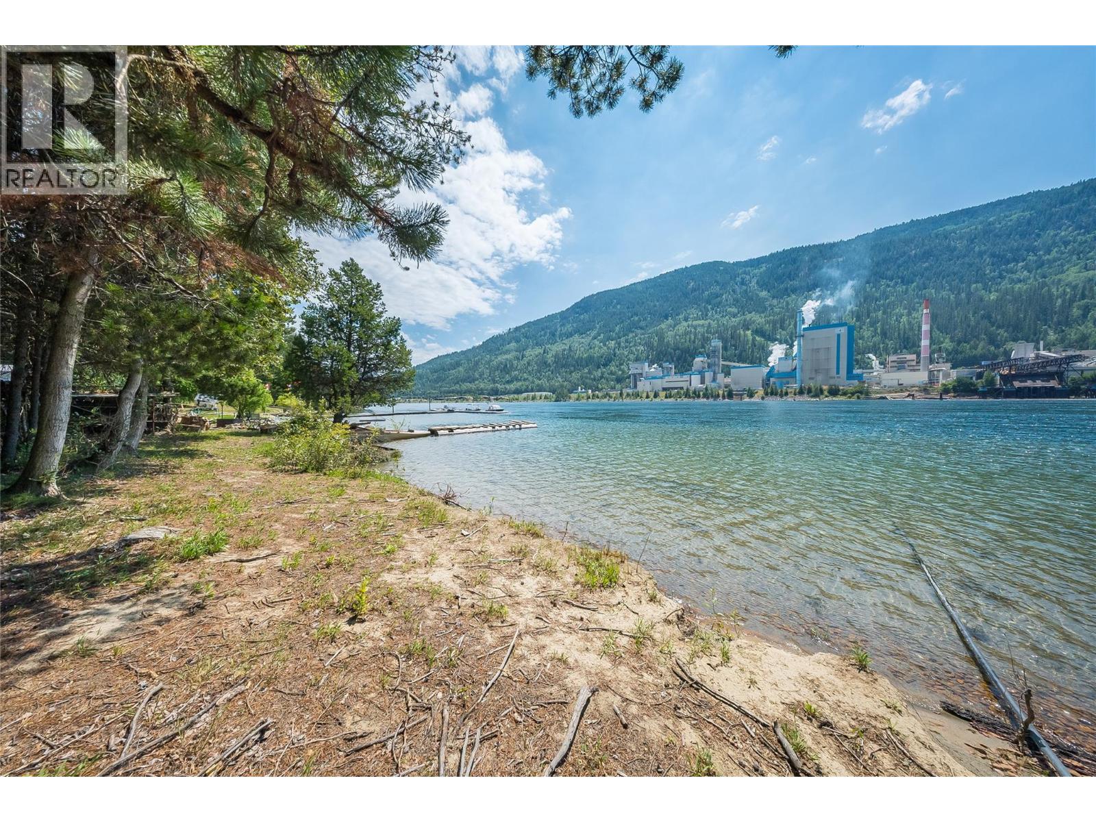 3824 Broadwater Road, Castlegar, British Columbia  V0G 1X0 - Photo 5 - 10394932