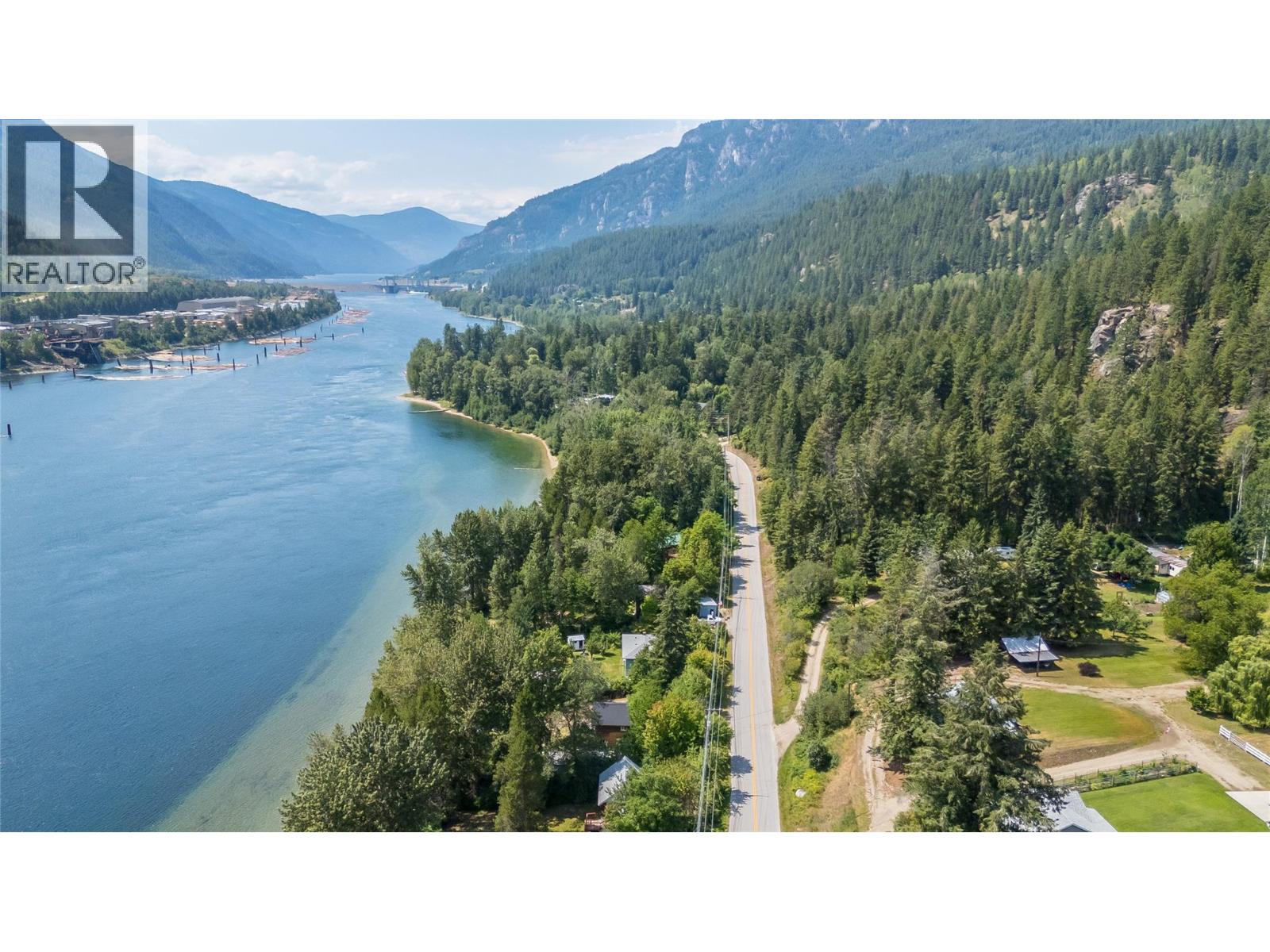3824 Broadwater Road, Castlegar, British Columbia  V0G 1X0 - Photo 7 - 10394932