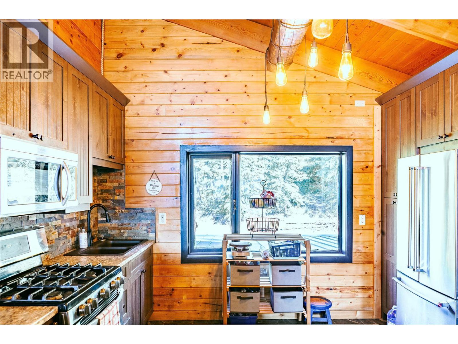 5572 Oyama Lake Road, Oyama, British Columbia  V4V 2C9 - Photo 17 - 10395169