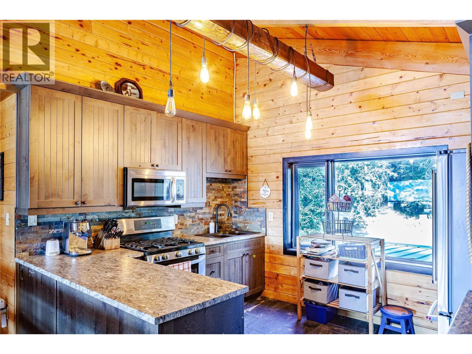5572 Oyama Lake Road, Oyama, British Columbia  V4V 2C9 - Photo 18 - 10395169