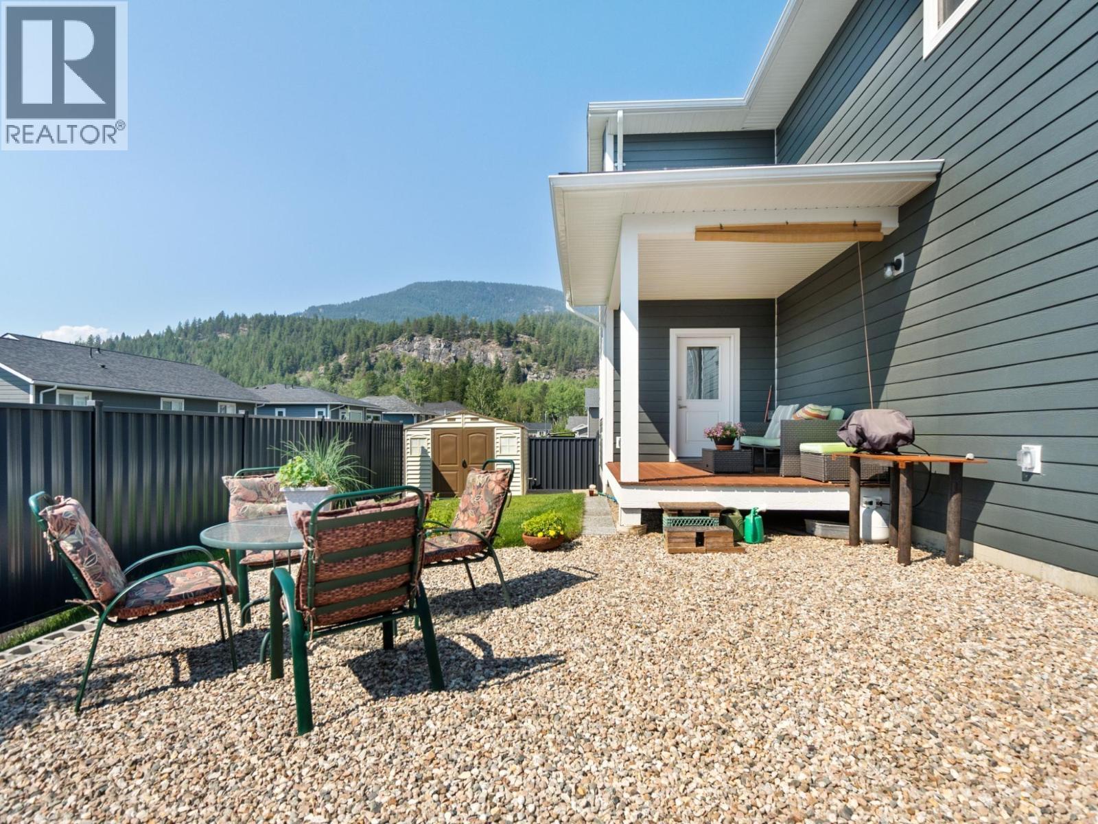 1512 Aspen Lane, Castlegar, British Columbia  V1N 4X8 - Photo 4 - 10395055
