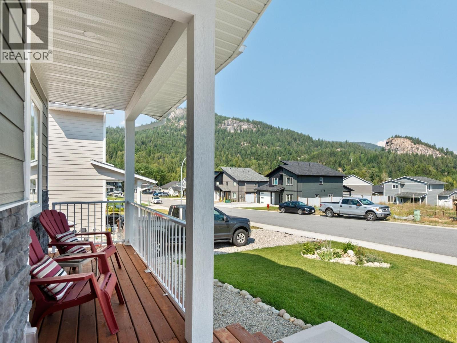 1512 Aspen Lane, Castlegar, British Columbia  V1N 4X8 - Photo 6 - 10395055