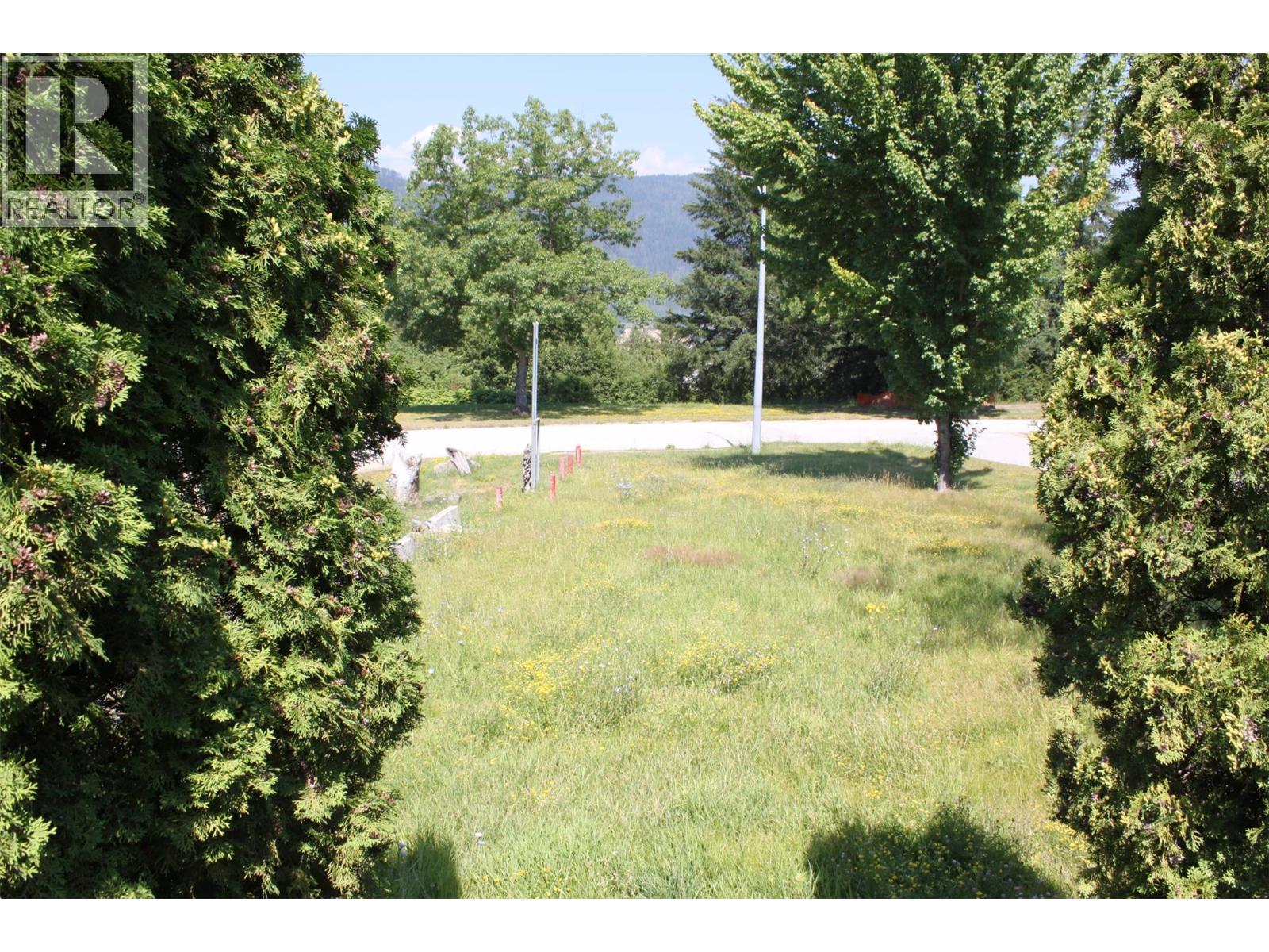 129 Oak Street, Fauquier, British Columbia  V0G 1K0 - Photo 22 - 10395022